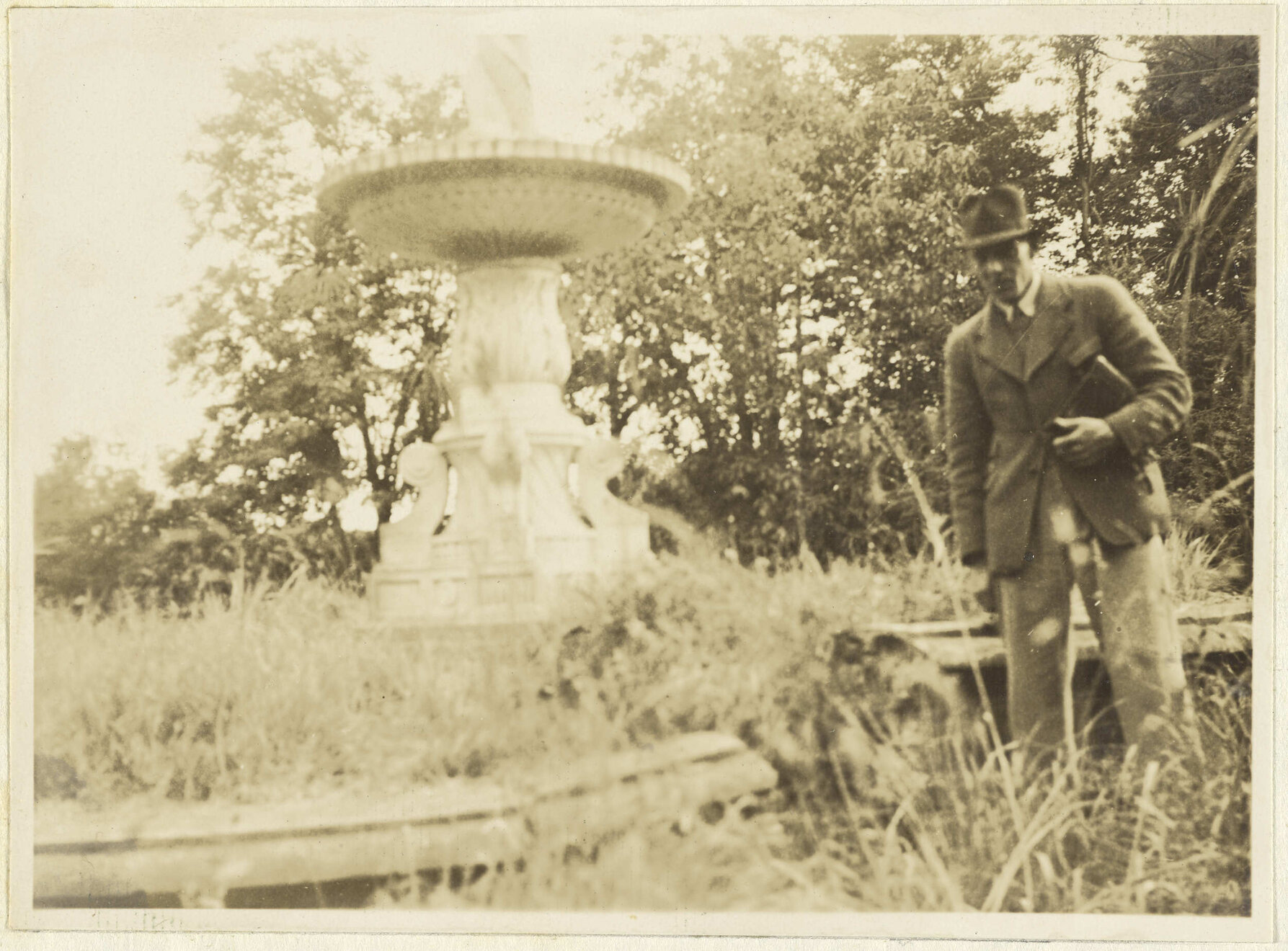 Concrete wall round fountain [Seacliff Hospital]