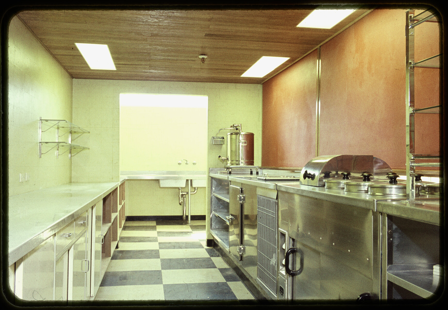 Commercial kitchen