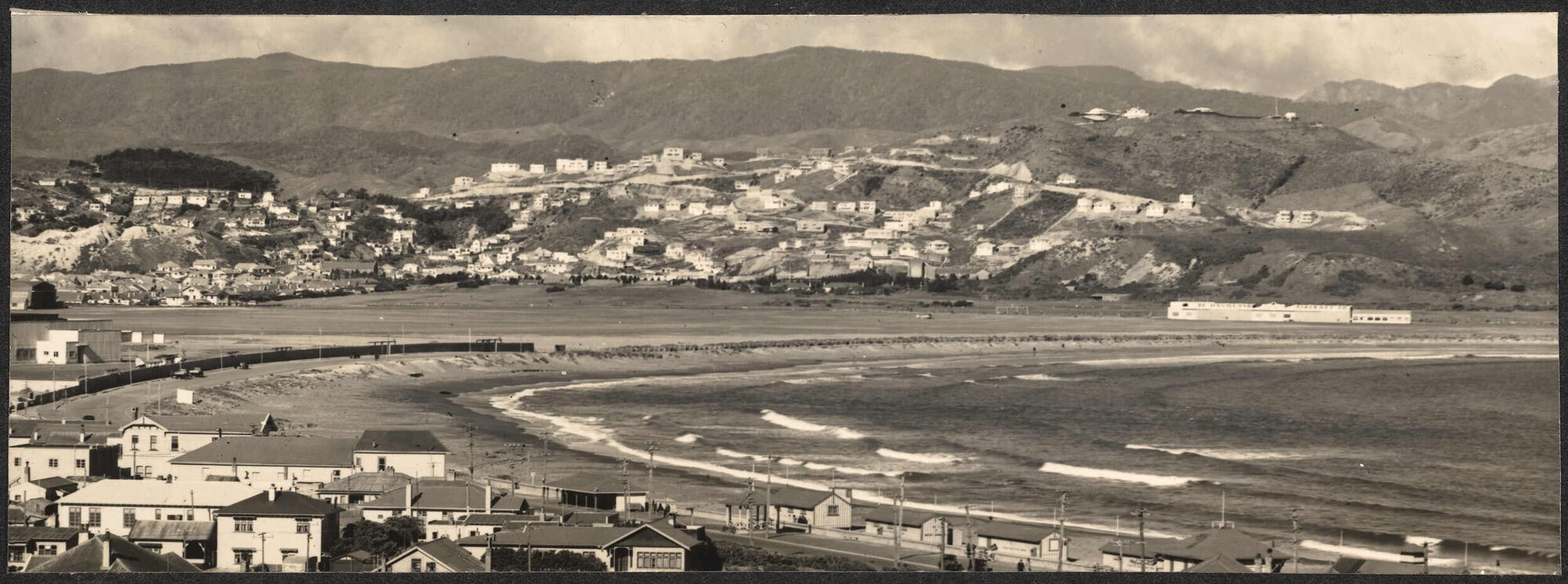 Rongotai airfield and De Havilland aircraft factory