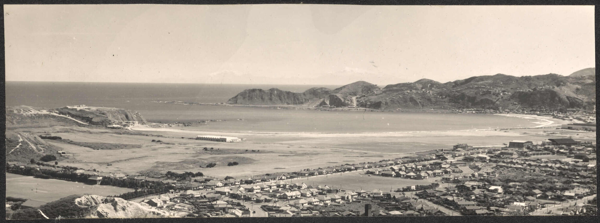 Rongotai airfield and De Havilland aircraft factory