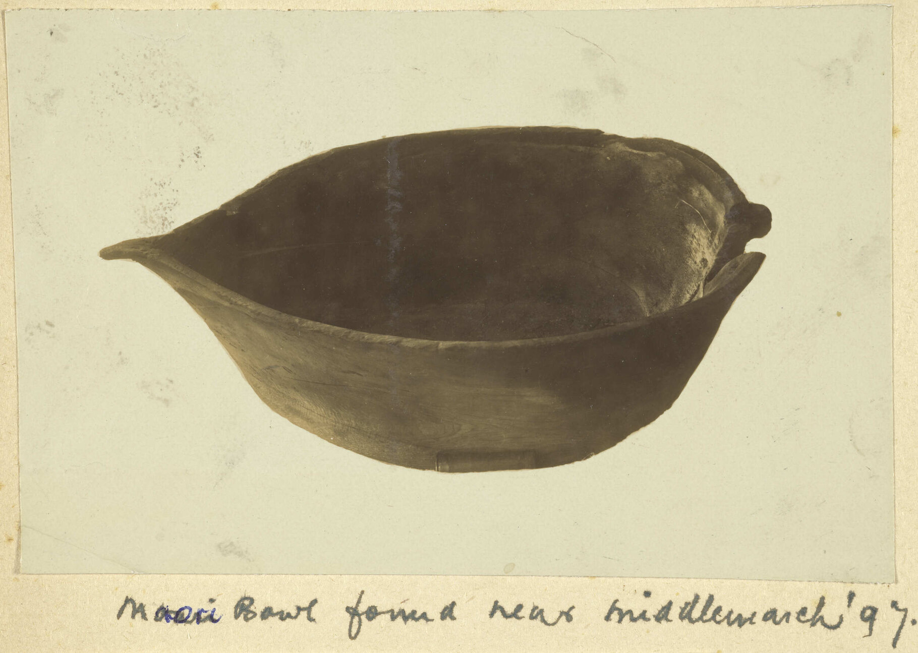 Māori bowl found near Middlemarch