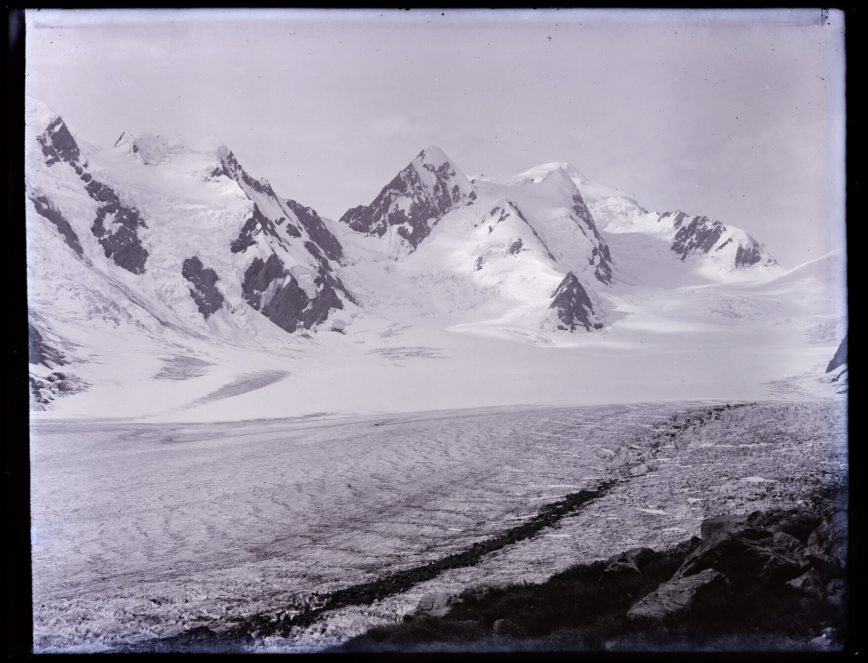 Head of Haupapa / Tasman Glacier, Mount Green at centre