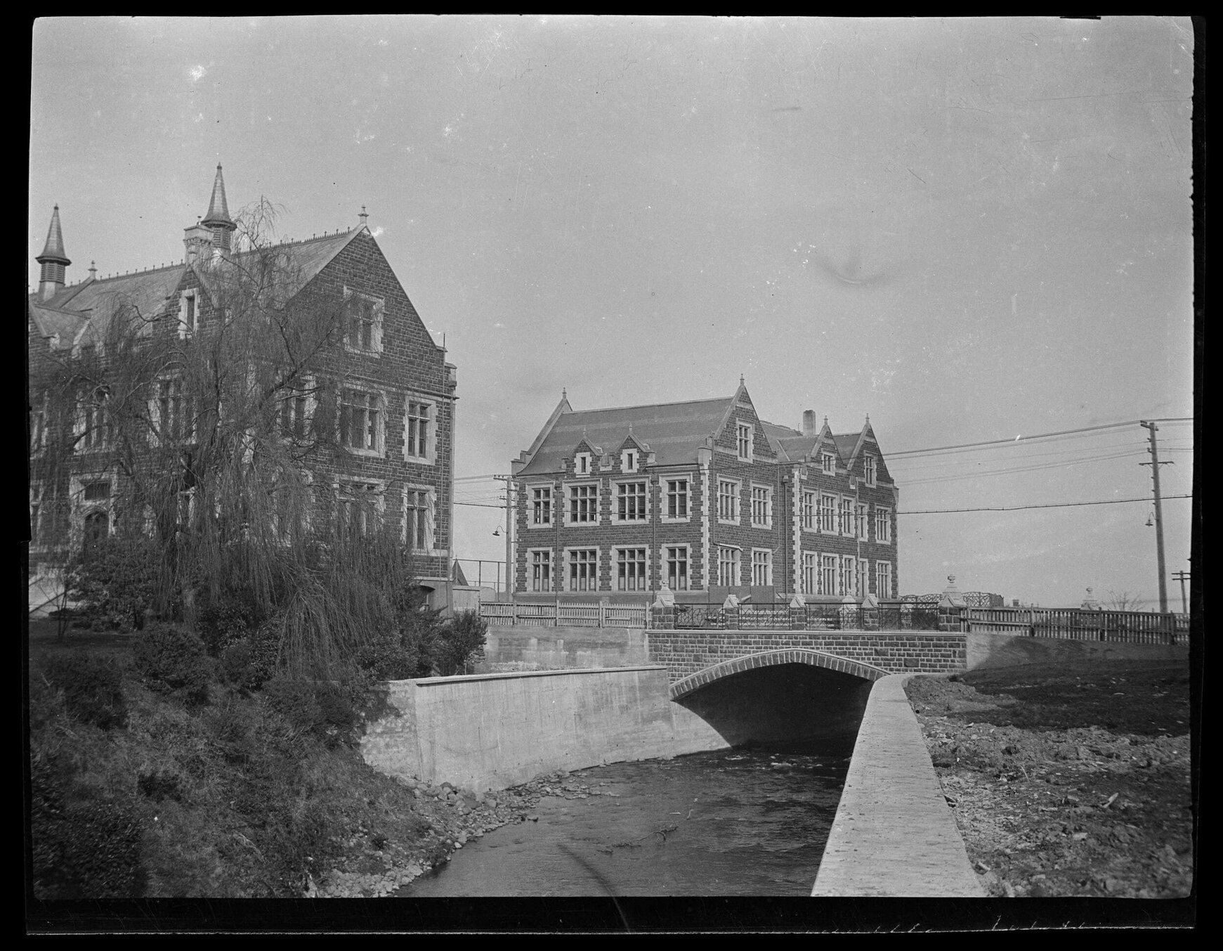 Union Street bridge, University of Otago