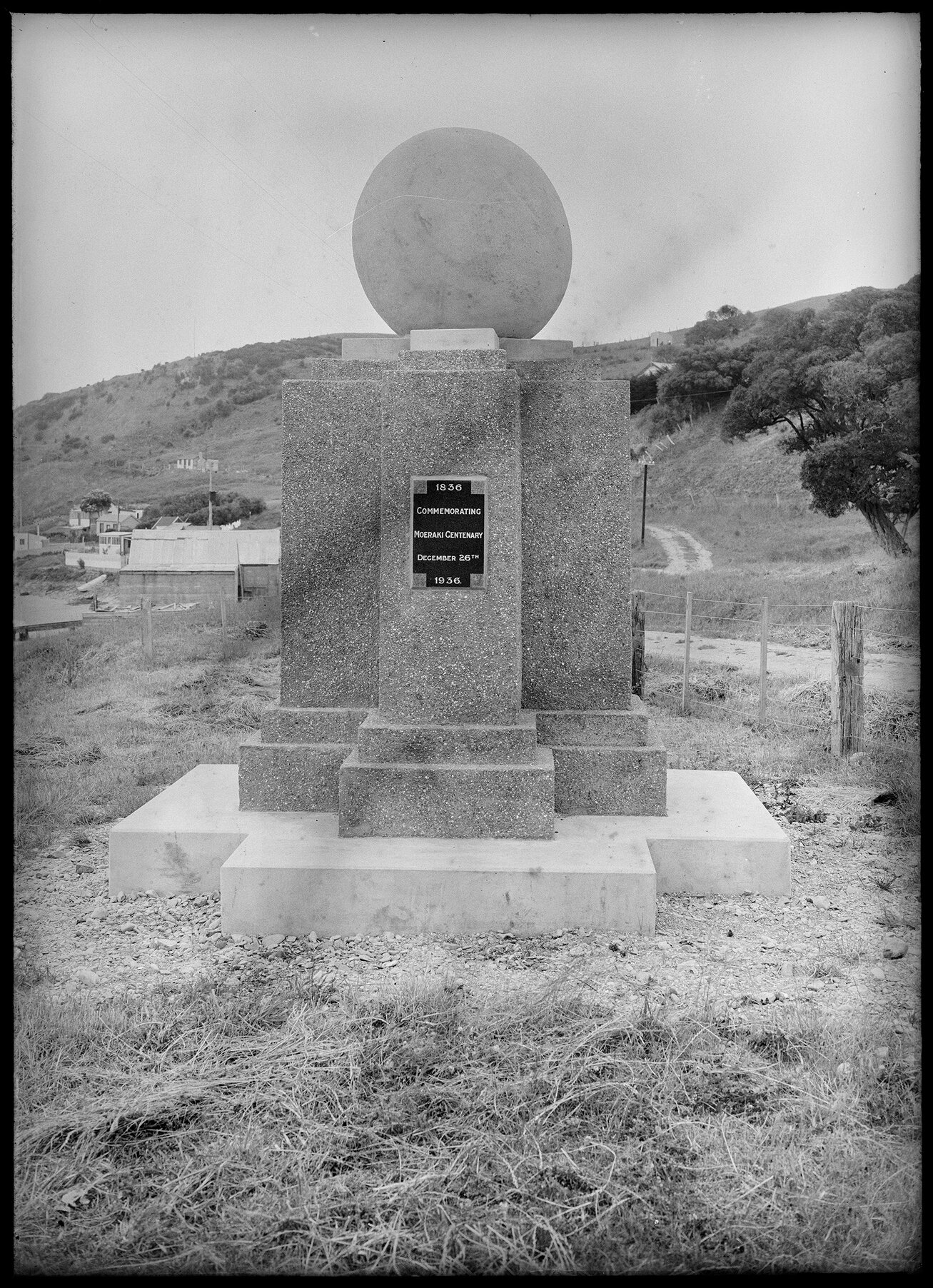 Moeraki monument