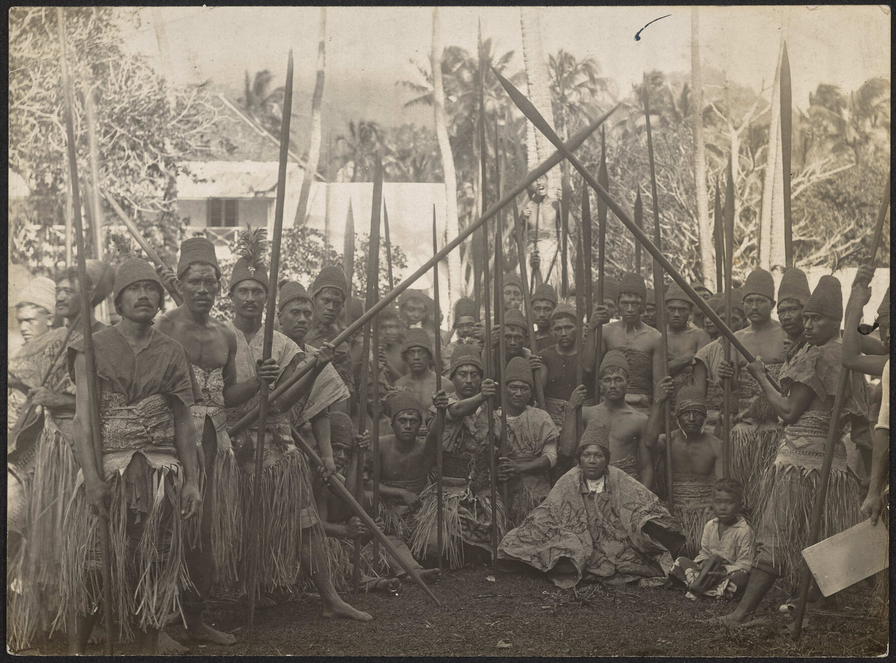The amazon chieftainess Akatairi and the warriors of Atiu