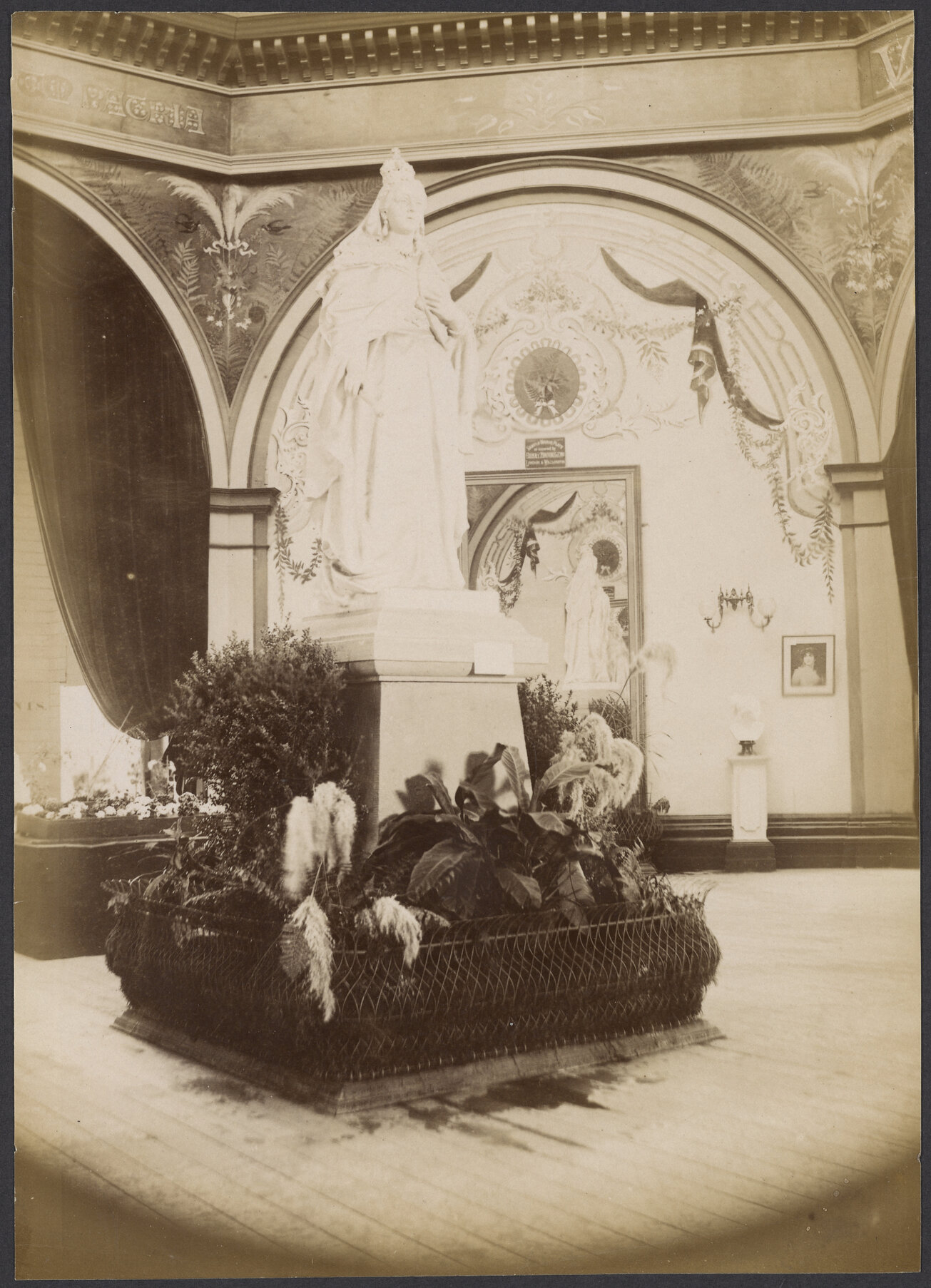 Statue of Queen Victoria
