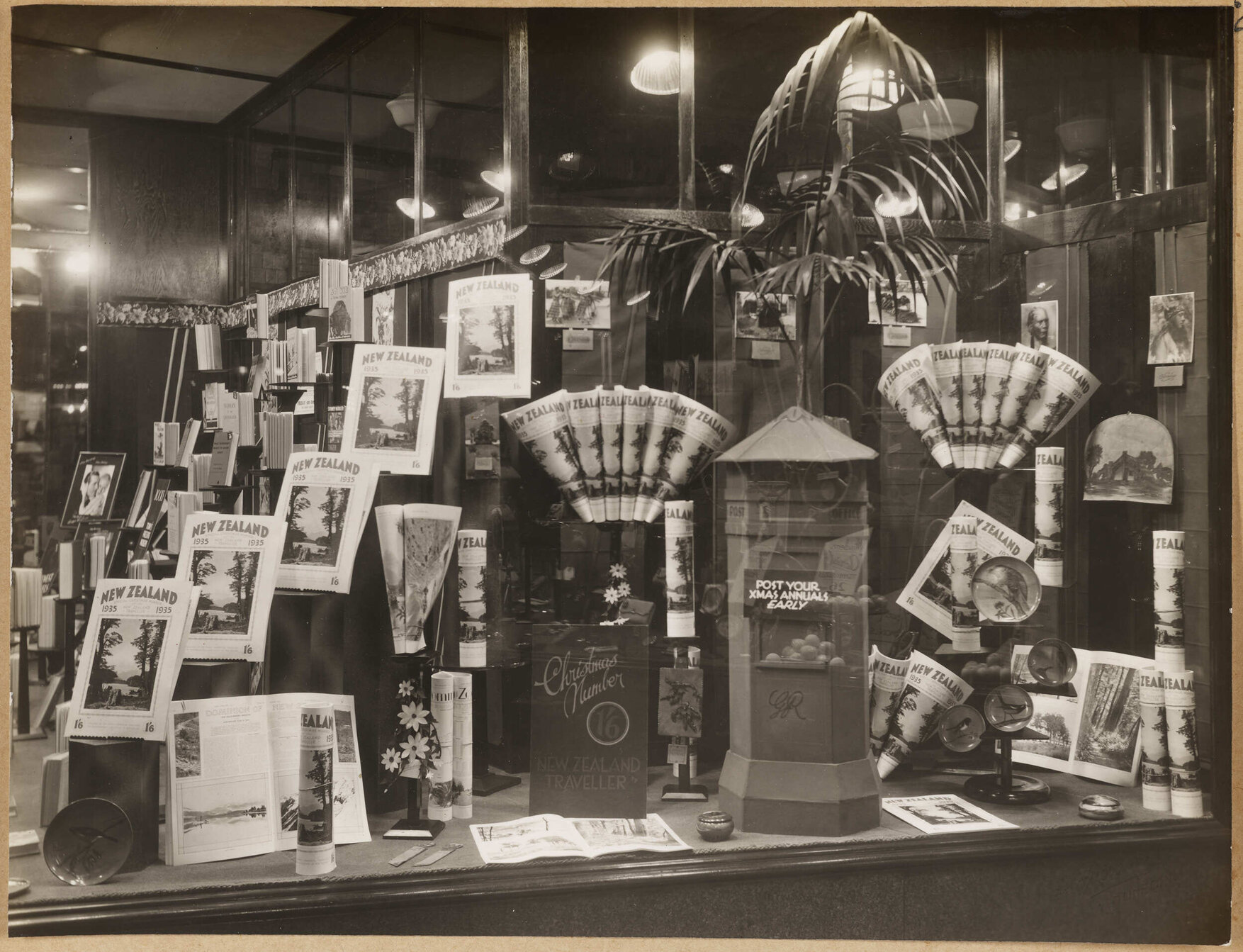 'New Zealand Traveller' Christmas Number window display