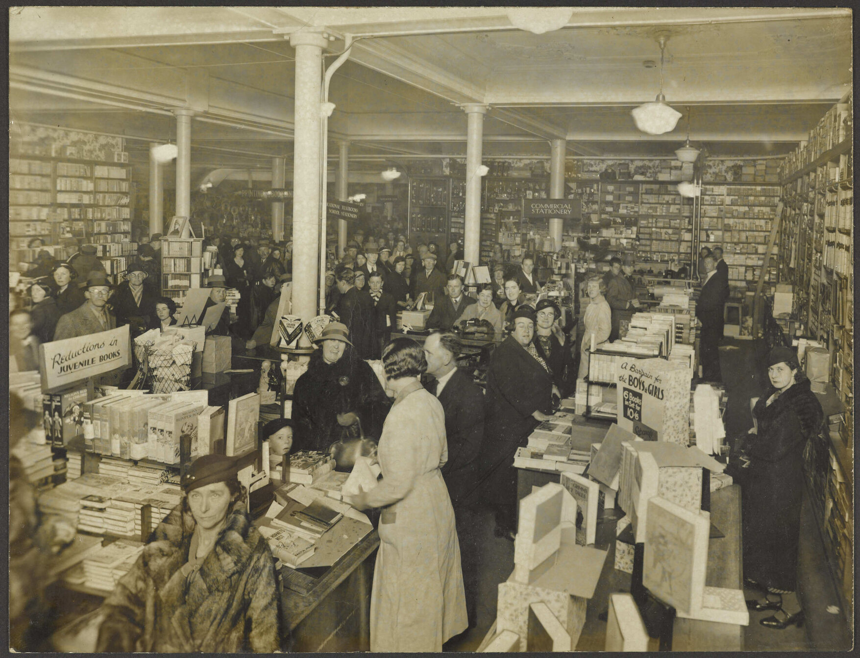 Dunedin sale, Whitcombe &amp; Tombs