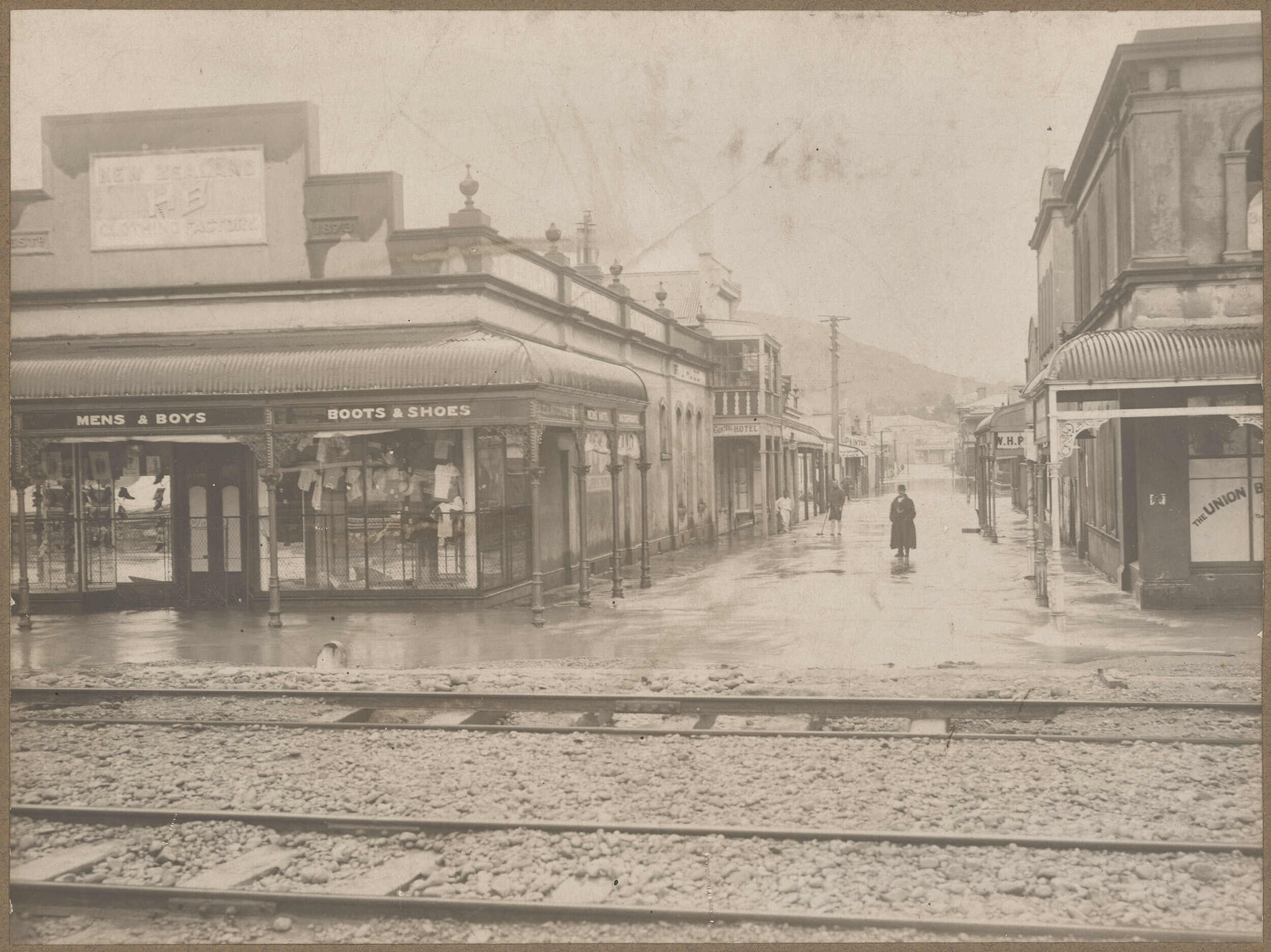 Morning after Greymouth flood