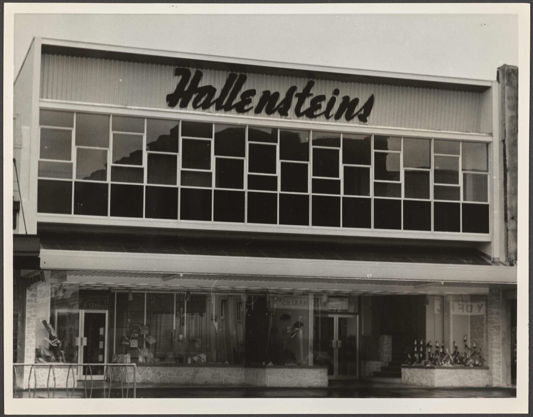 Hallensteins branch premises, Hāwera 