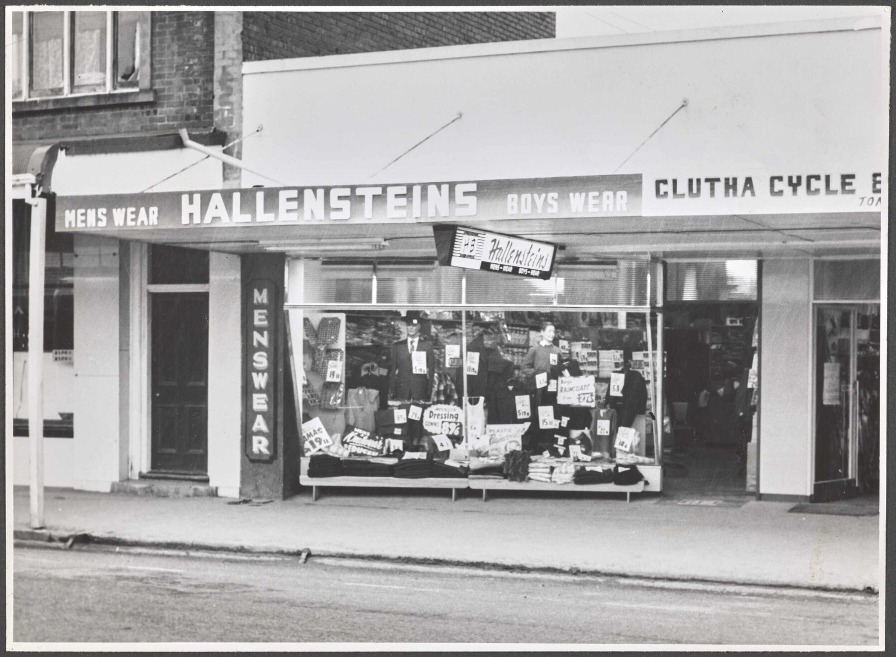 Hallensteins branch premises, Balclutha