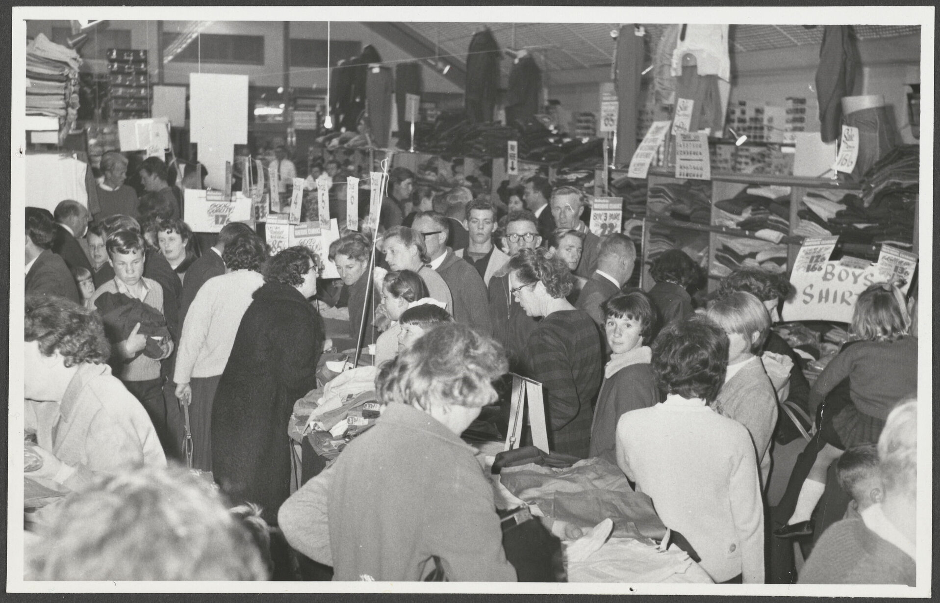Sale at Hallensteins, Hamilton