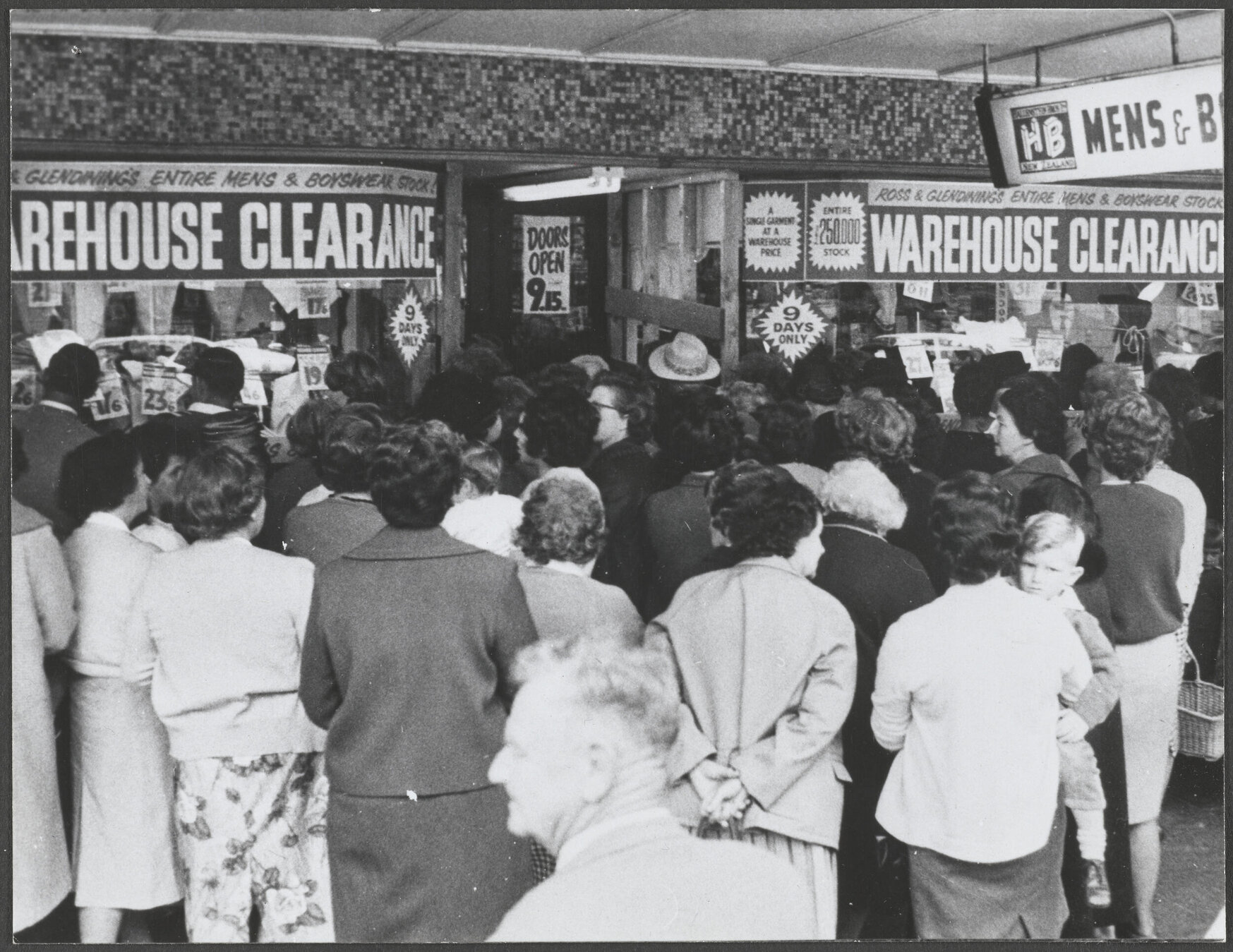 Ross &amp; Glendining clearance sale at Hallensteins [Hastings?]