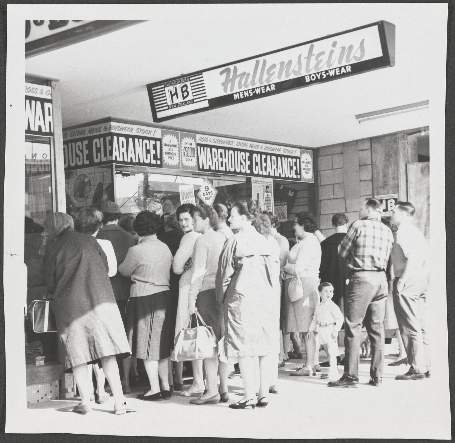 Ross &amp; Glendining clearance sale at Hallensteins, Papakura