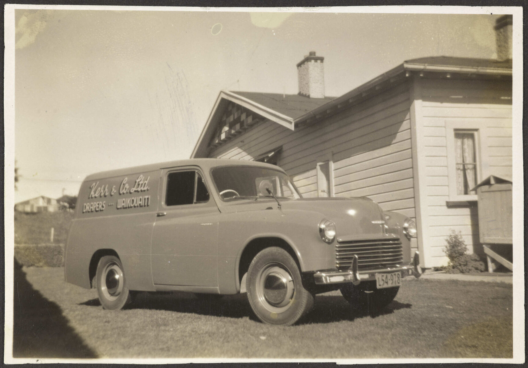 Kerr &amp; Co. Commer van