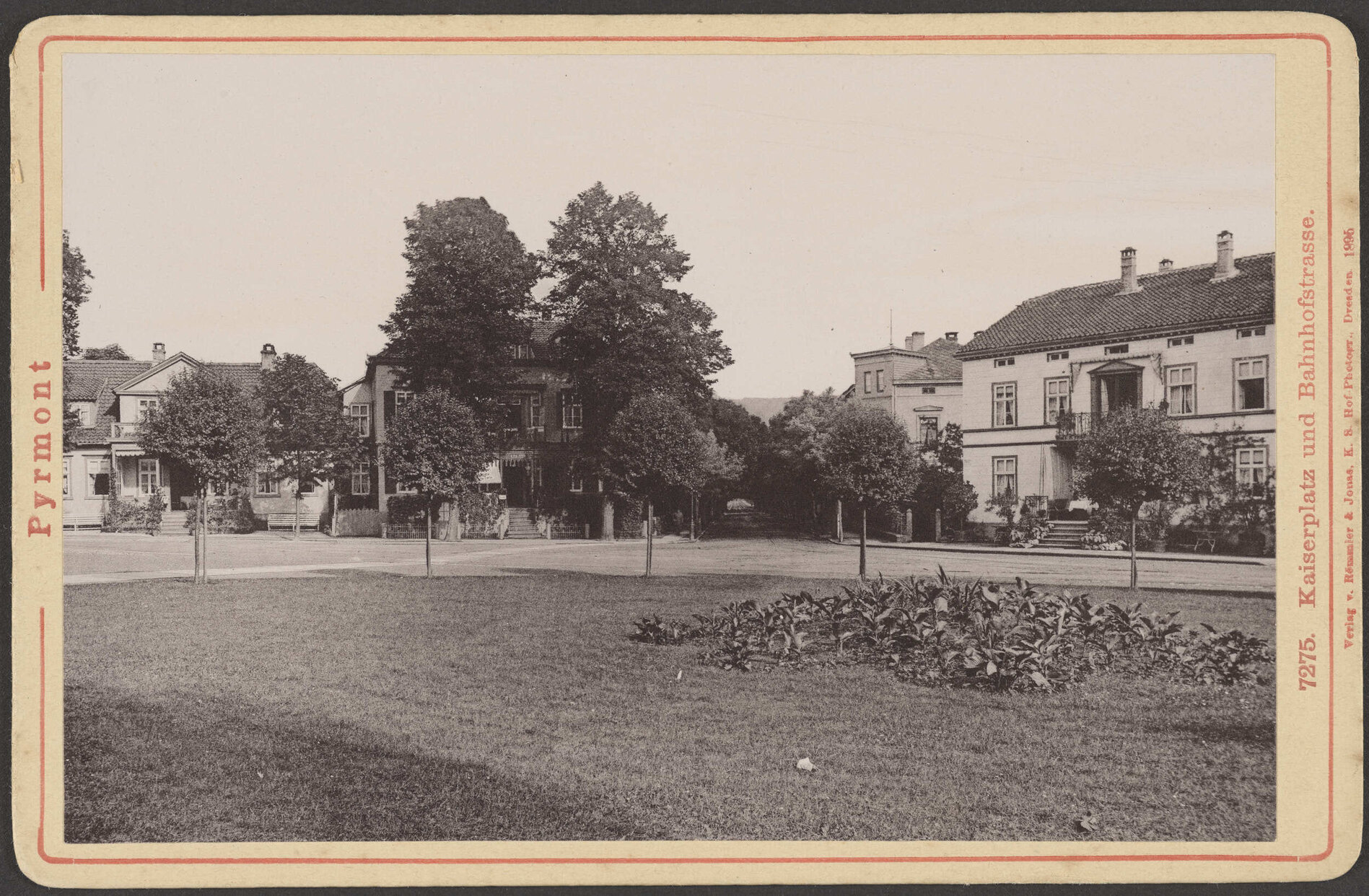 Pyrmont - Kaiserplatz und Bahnhofstrasse