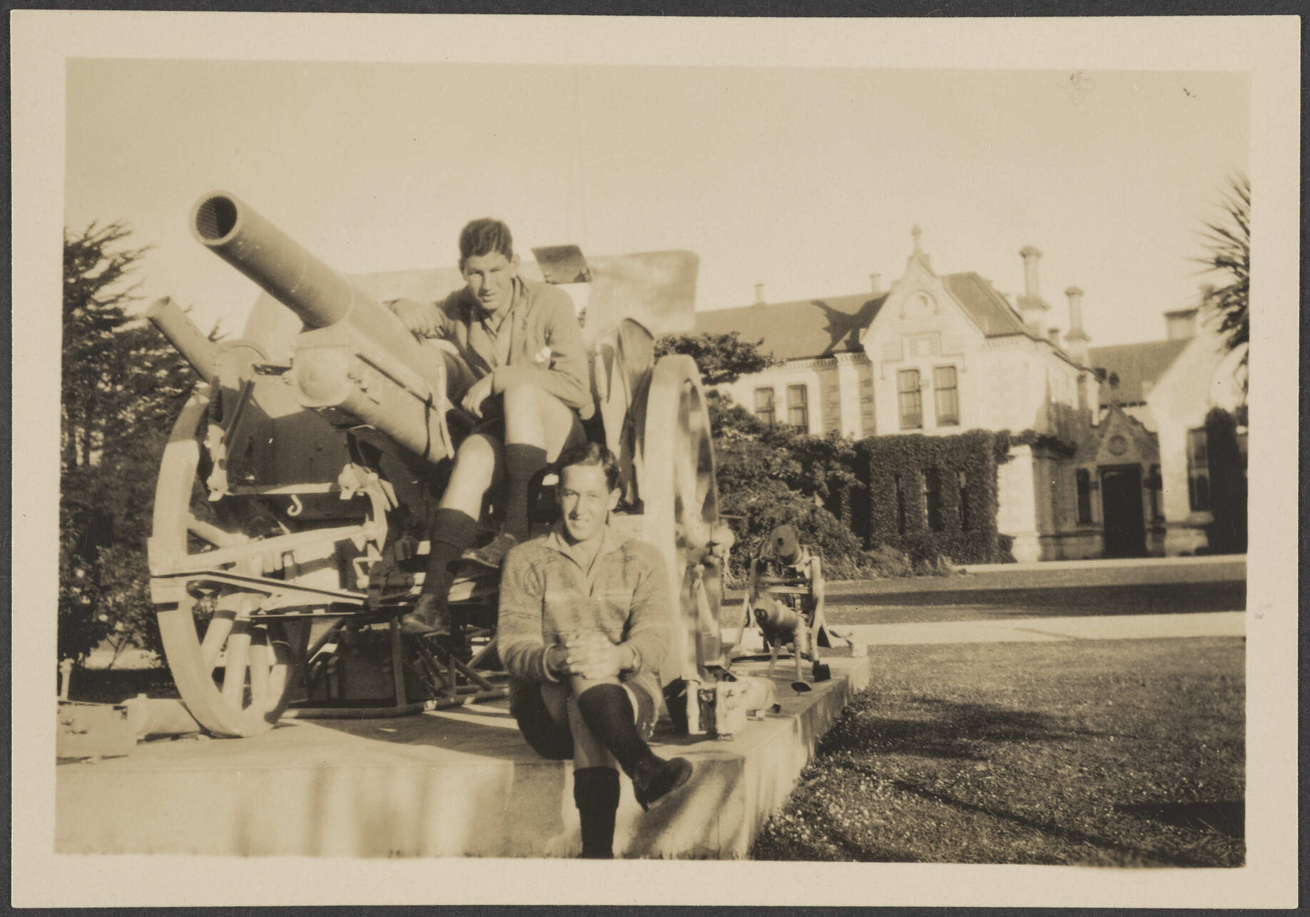 'These are two friends - and yet? (you see the attitudes?)'