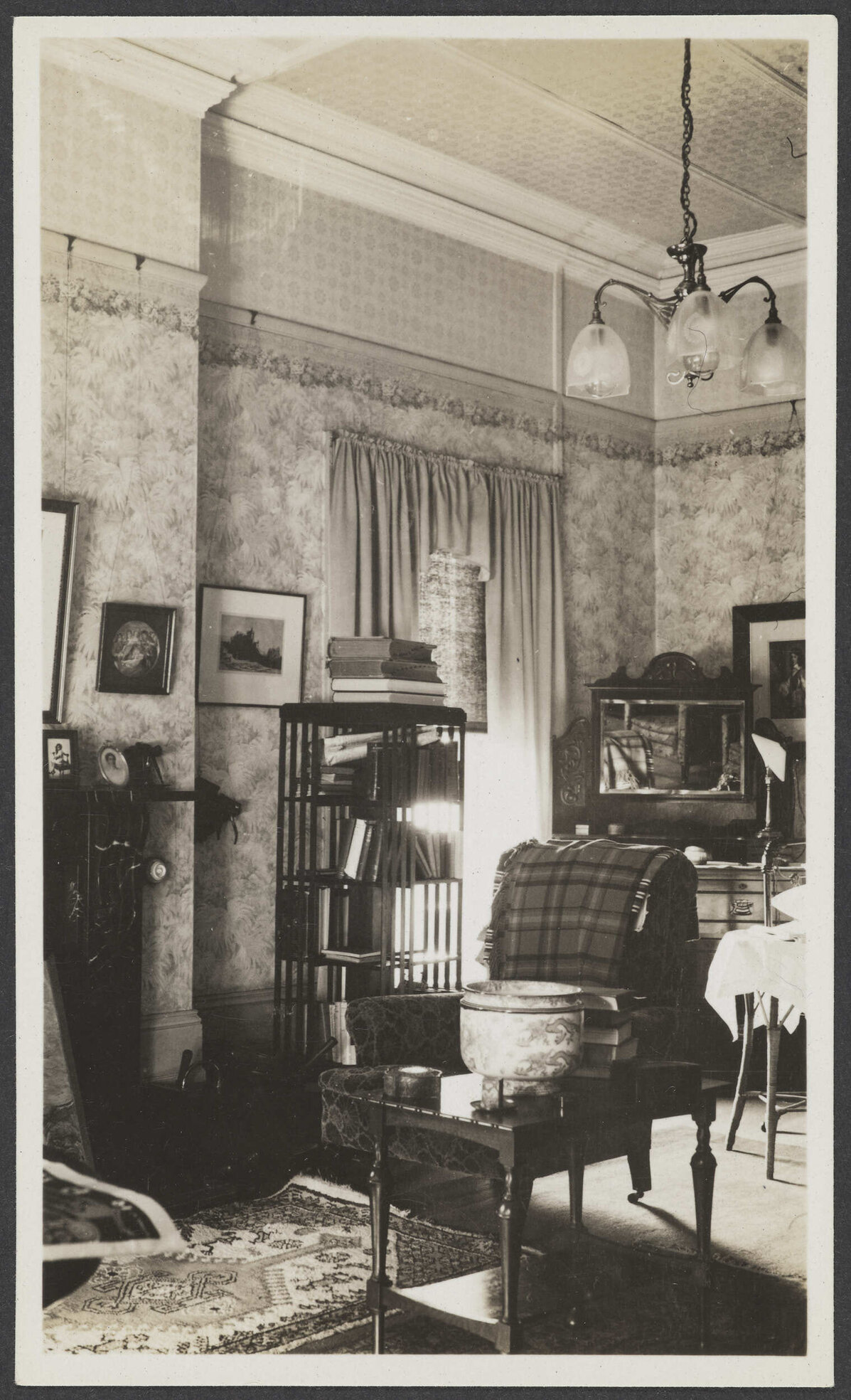 Interior, Bankton