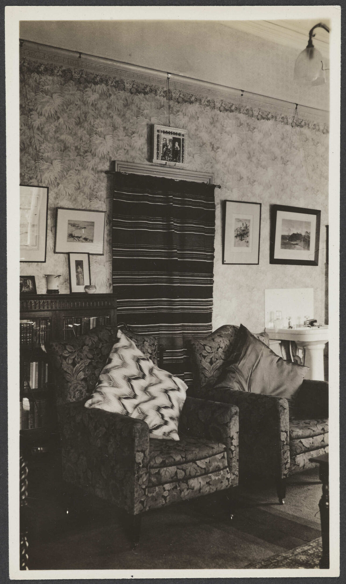 Interior, Bankton