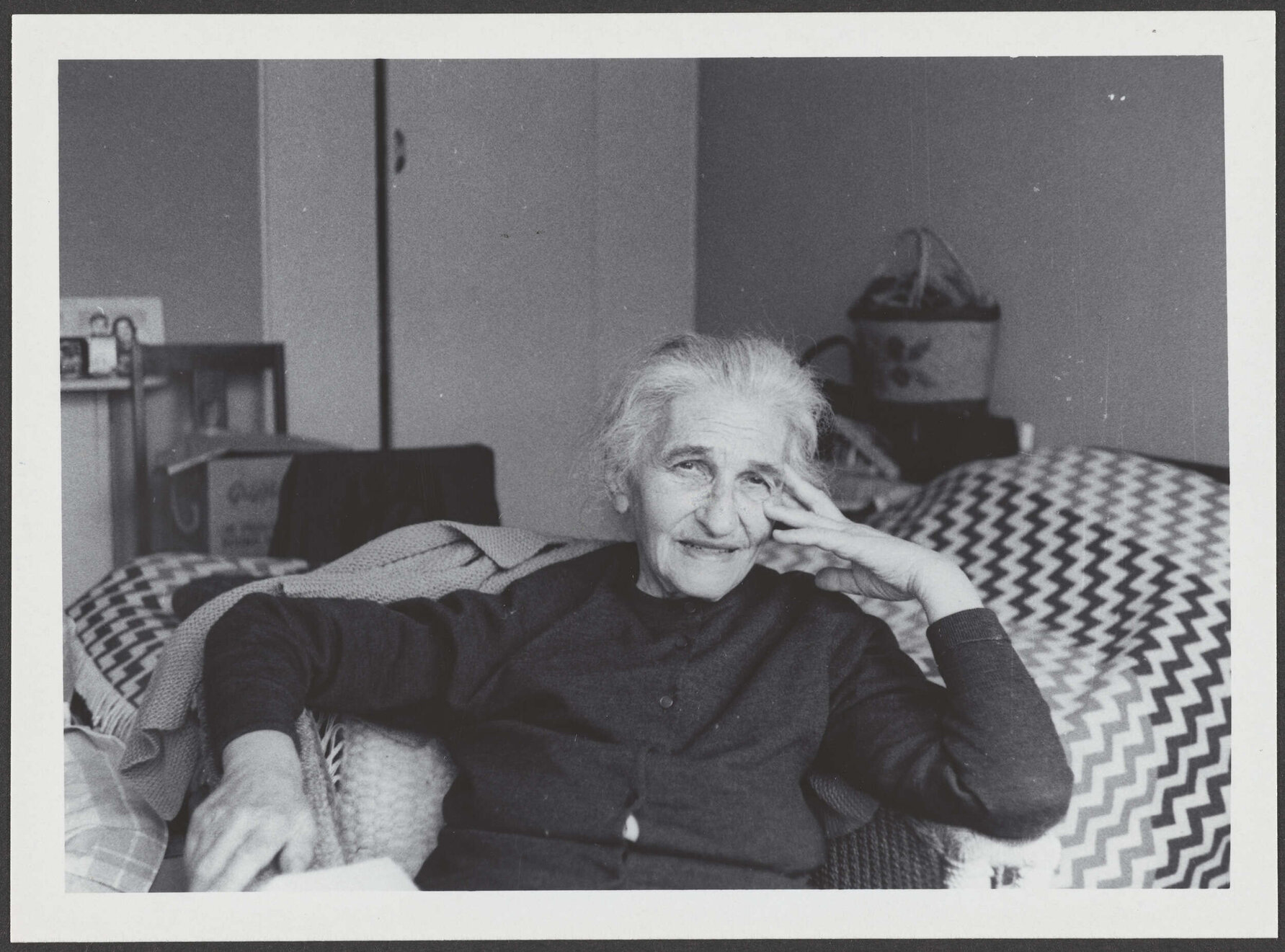 Moli Zissermann, Castle Street
