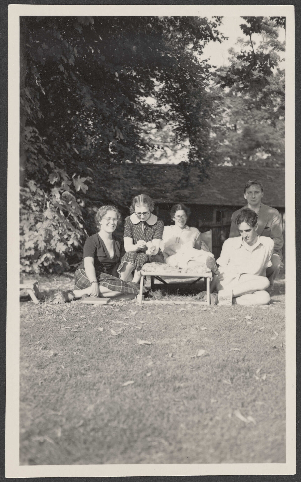 'Great Missenden 1936(?), Ida Lawson, Lel's nurse, Lel, me, Reggie Howlett'