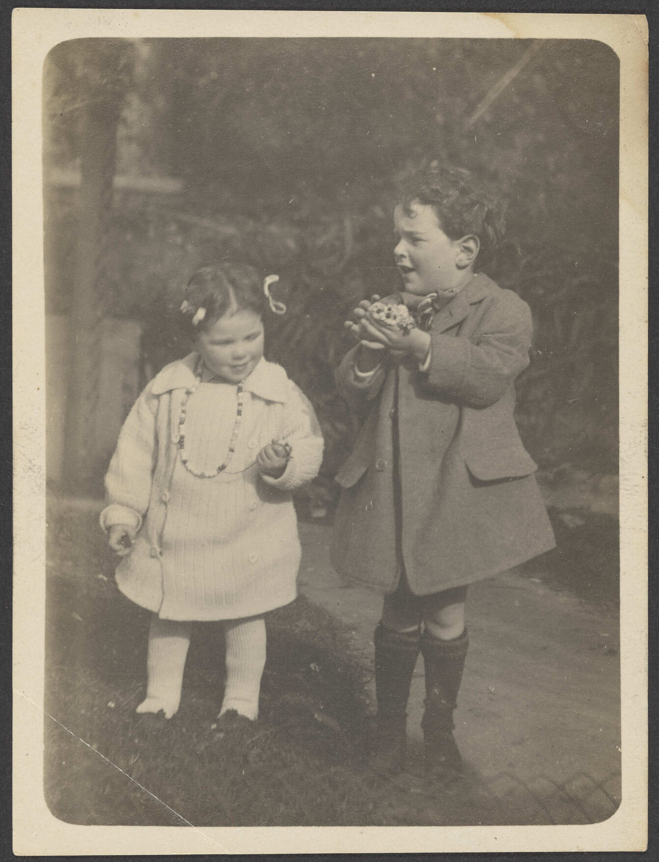 Charles and Lesley Brasch as children