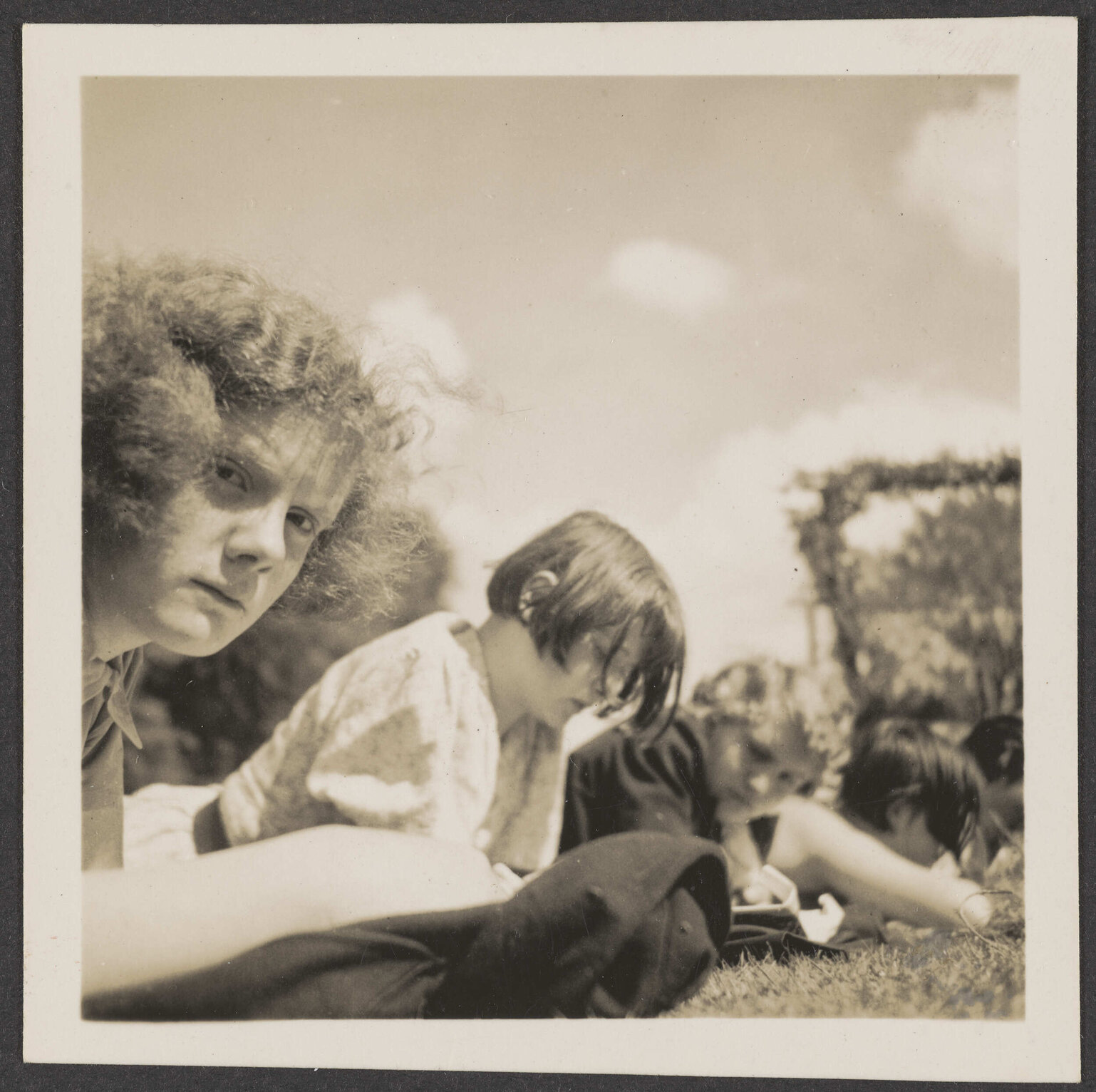 'Beryl Simmons, Anne O'Connor, Elizabeth Streeton, Pam Puckle, John fecit - Missenden'