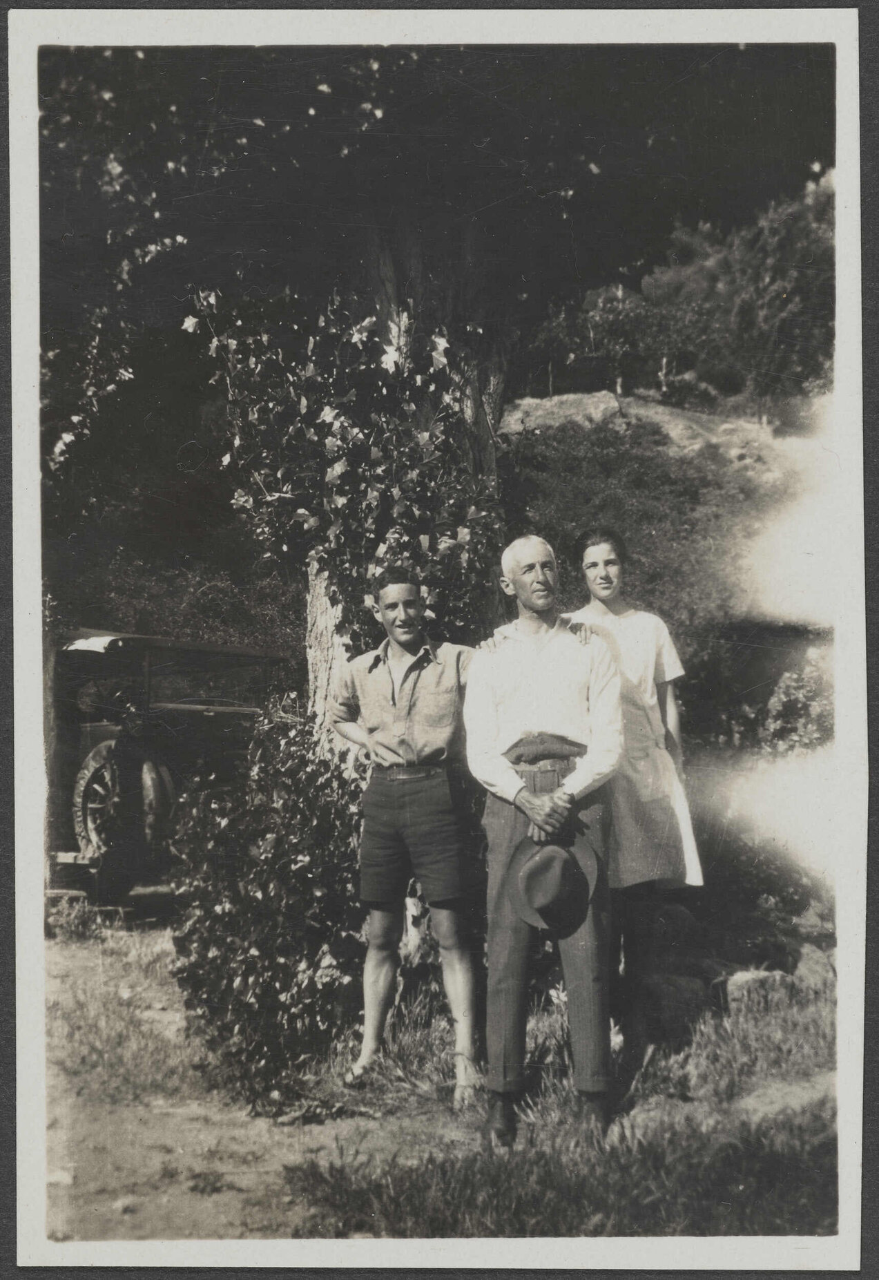 Henry, Charles, Lesley Brasch at Roaring Meg, Xmas 1925