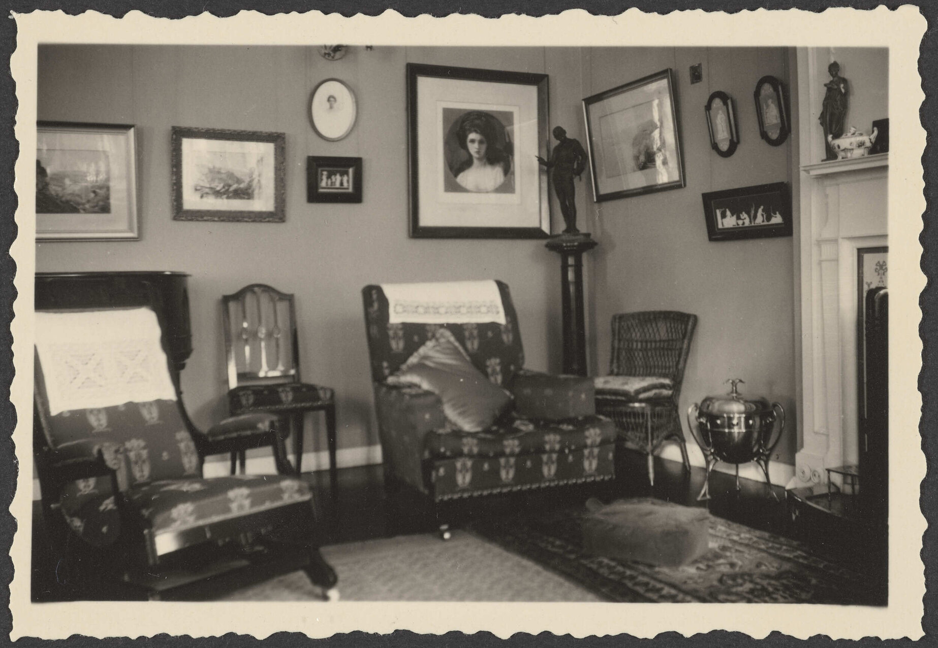 Sitting room at Manono