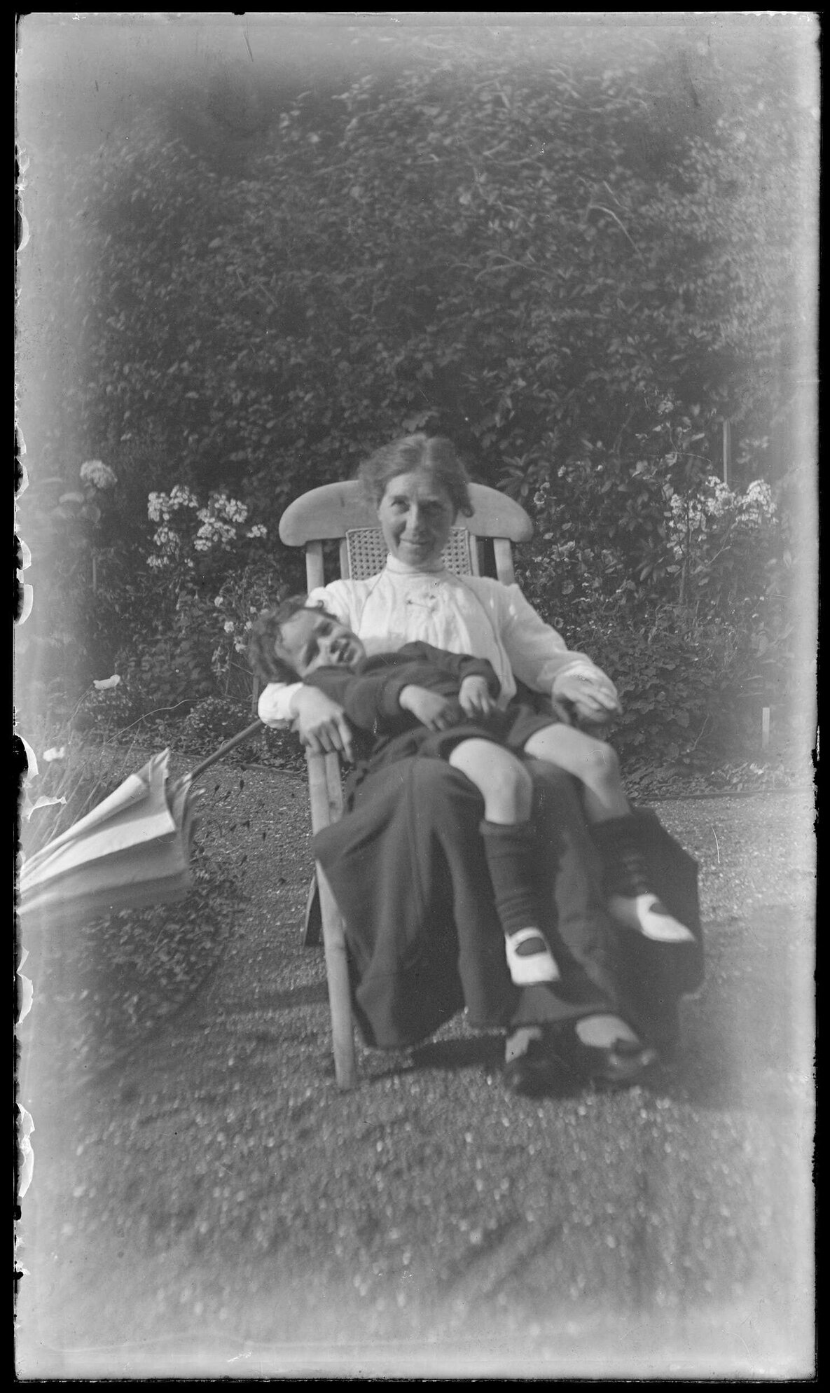 Unidentified woman and Lesley Brasch