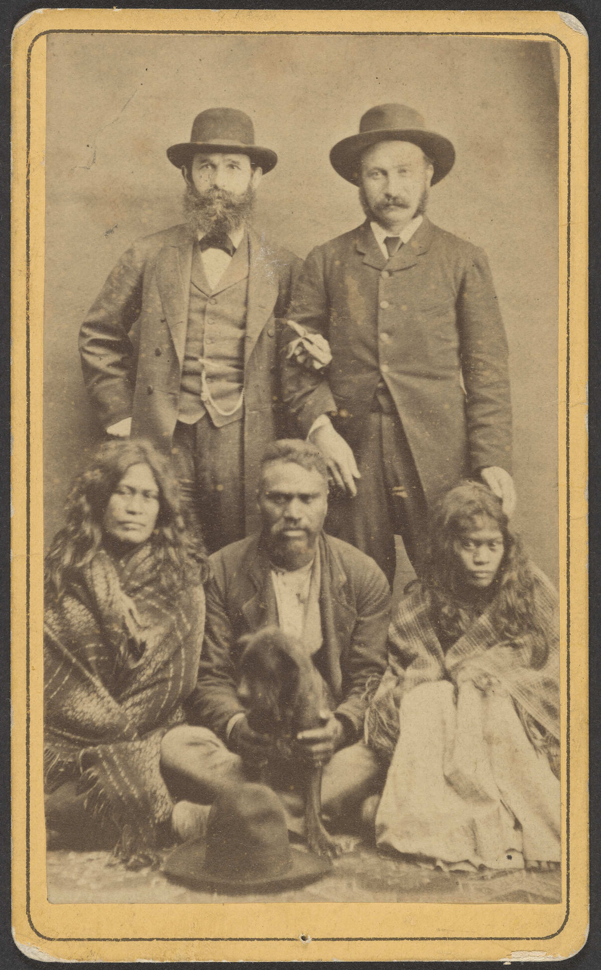 Bendix Hallenstein and Herman Cohen with Paki, Warea, and Ani (relations of Chief Hakopa) and a dog