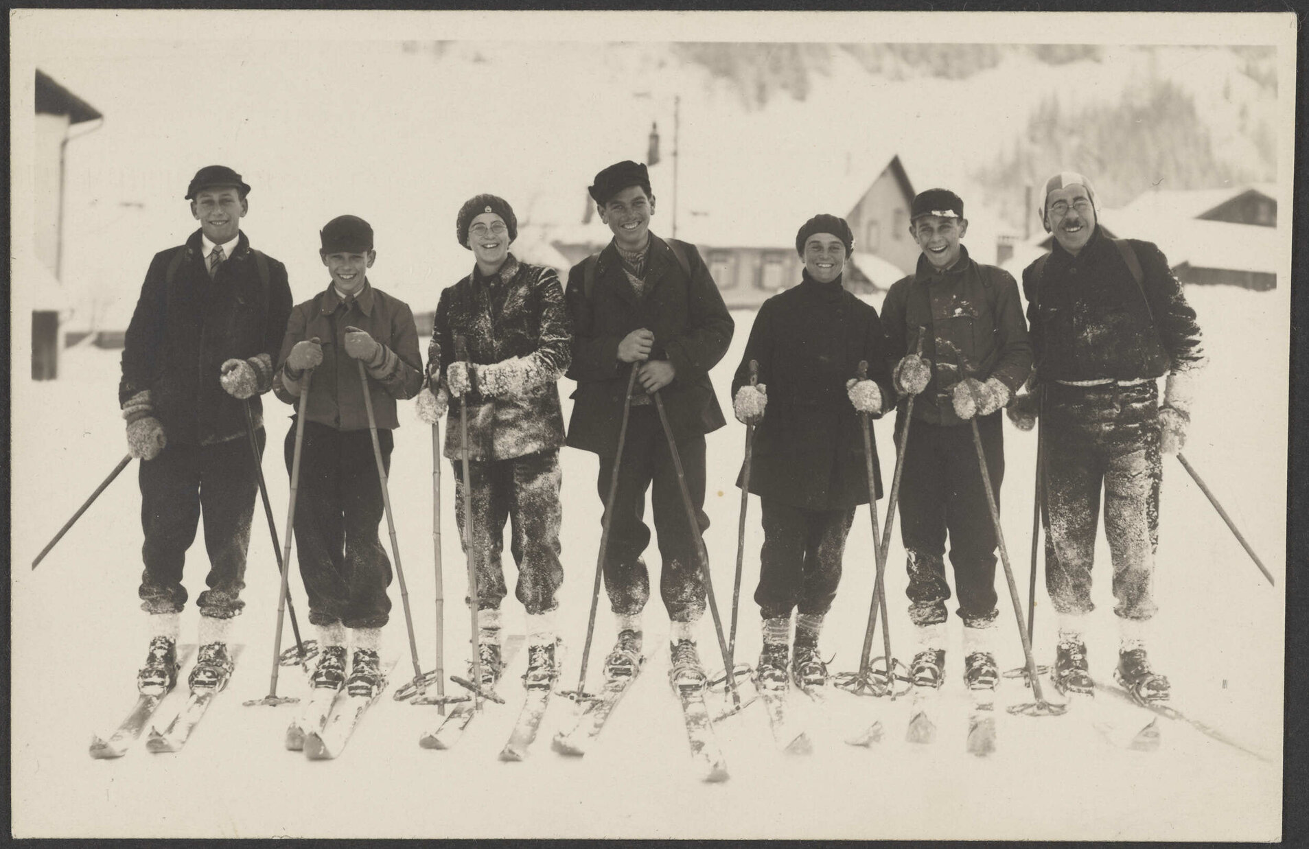 Skiing holiday, including Lesley Brasch and Esmond de Beer