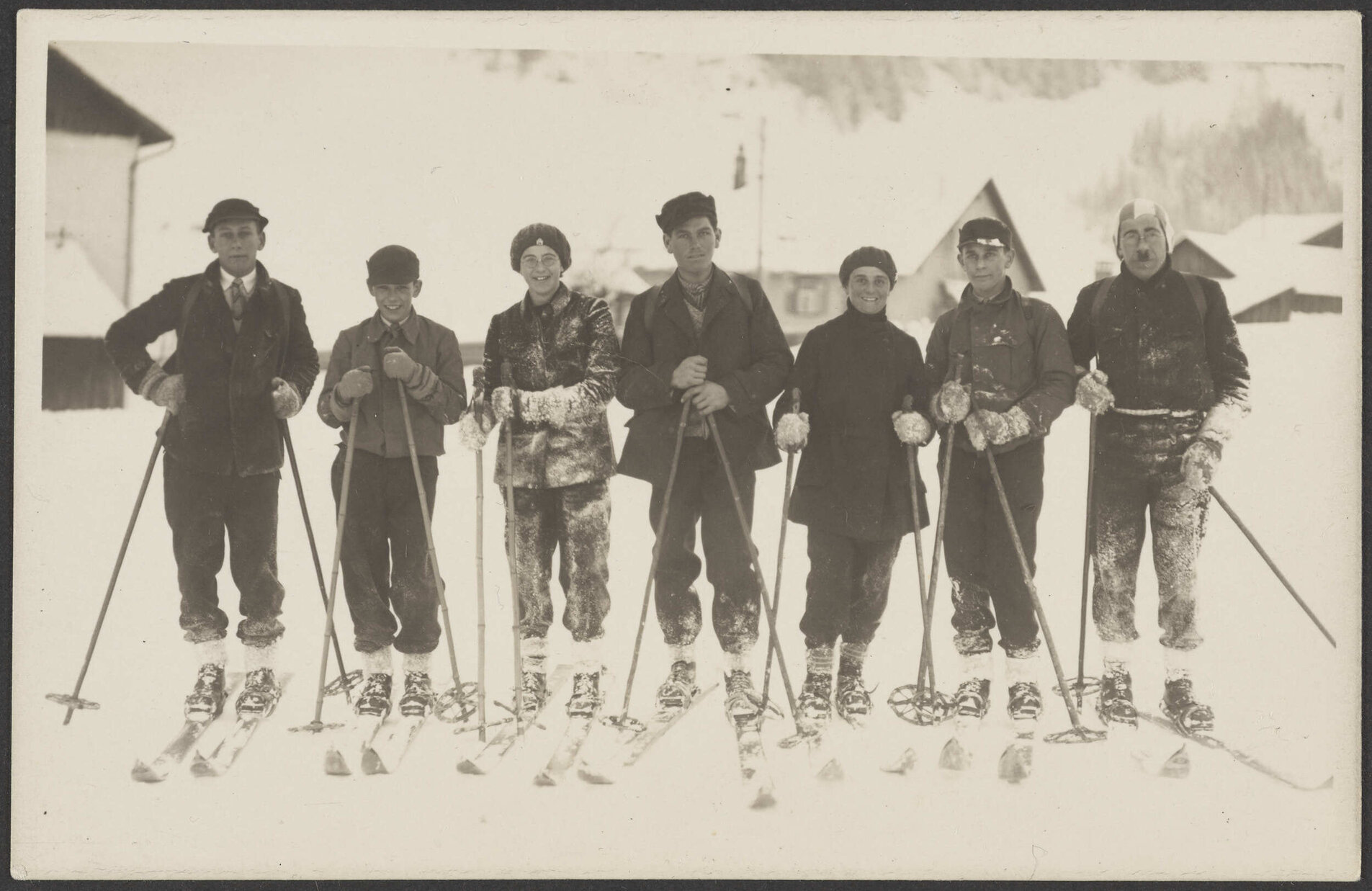 Skiing holiday, including Lesley Brasch and Esmond de Beer