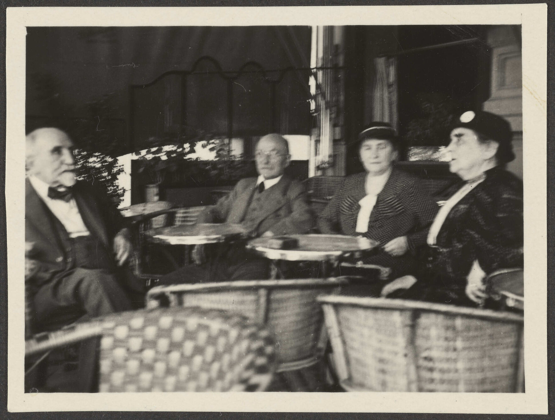 Willi Fels and unidentified group