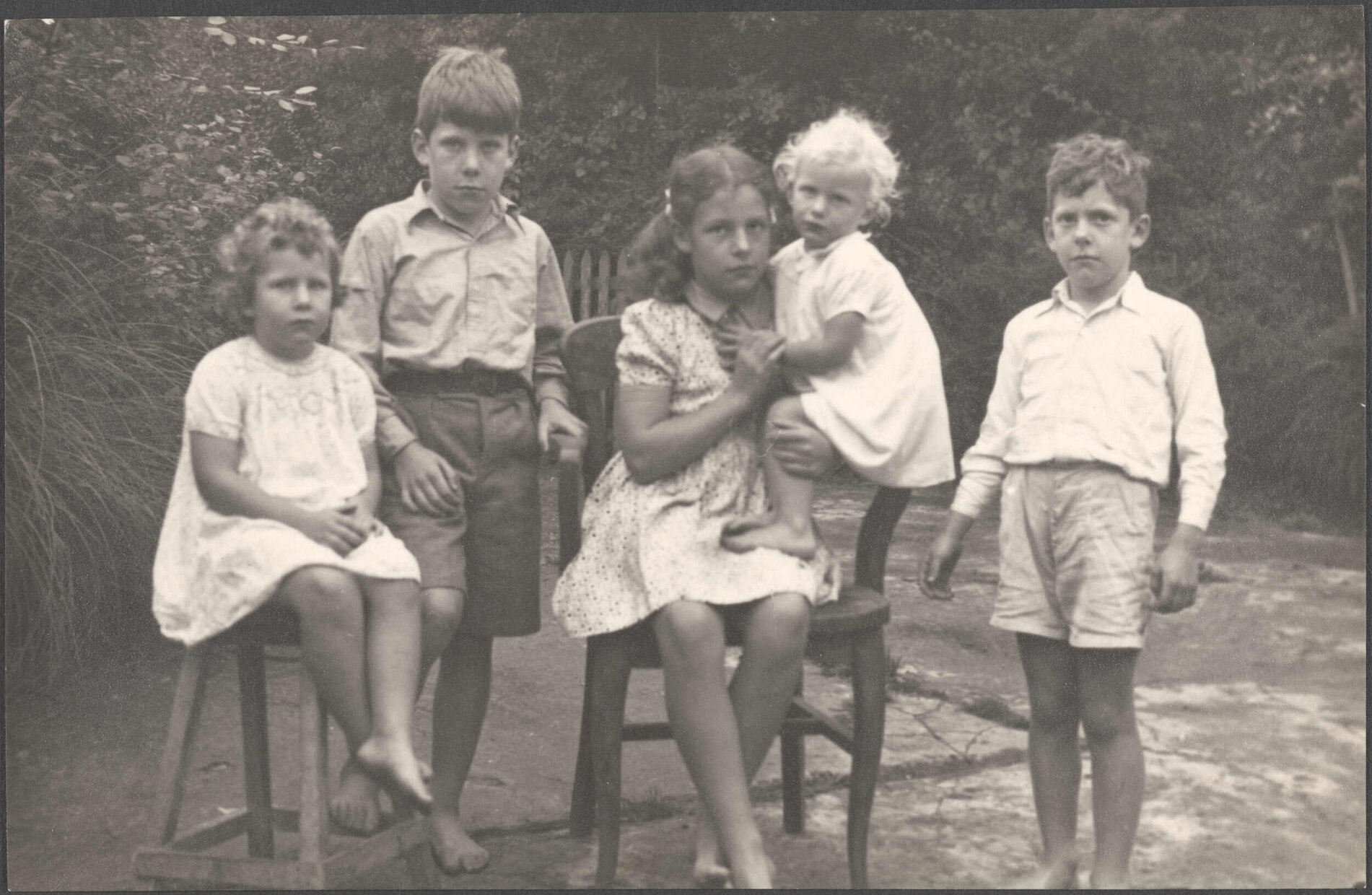 Five unidentified children 