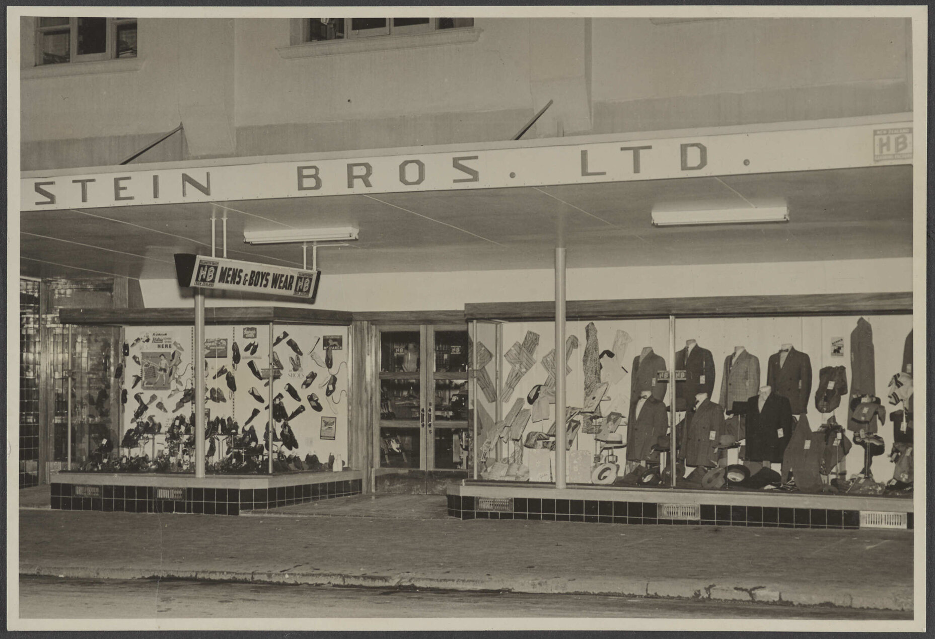 Hallensteins shop front, Whangārei