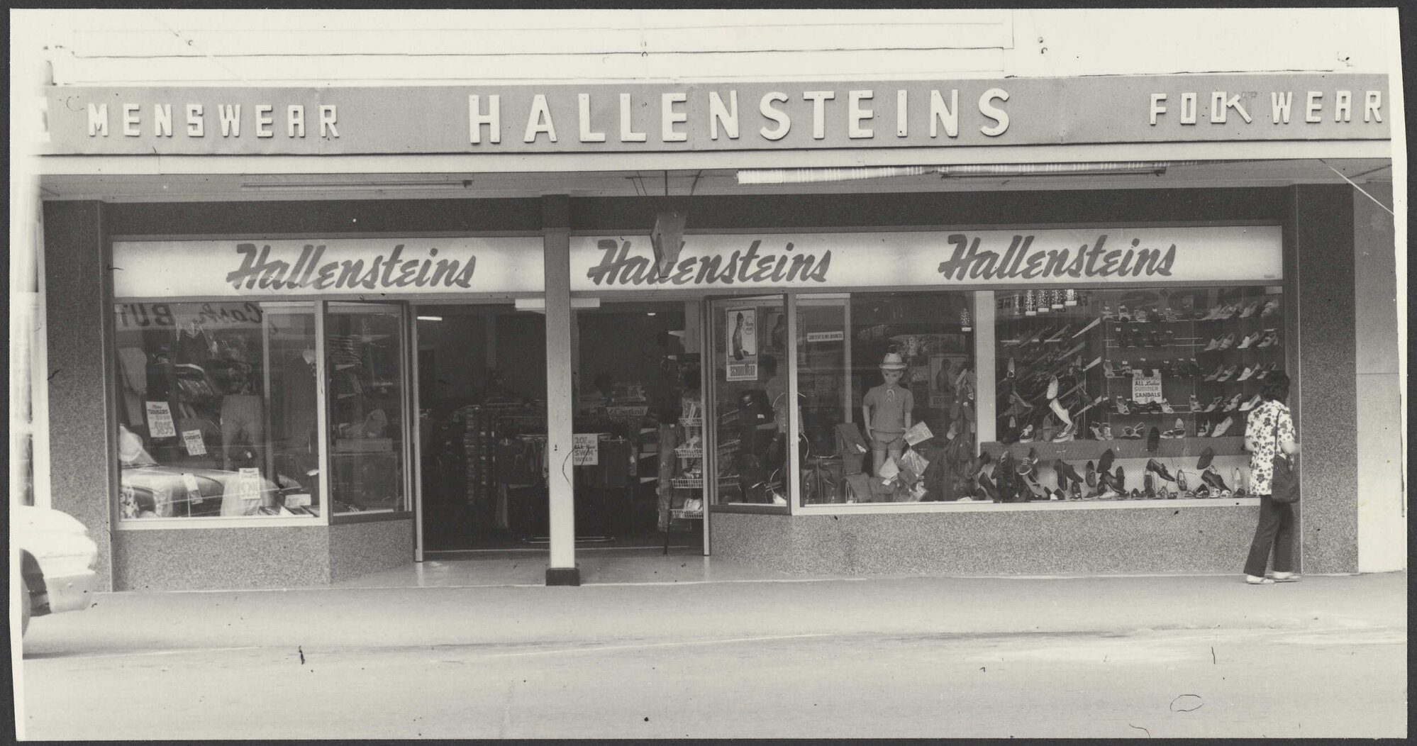 Hallensteins storefront, Thames