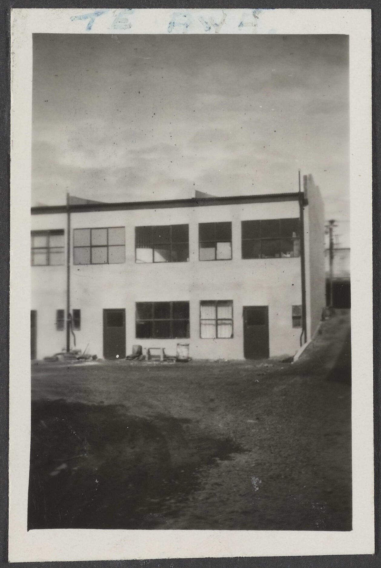 Rear of Hallensteins building, Te Awamutu