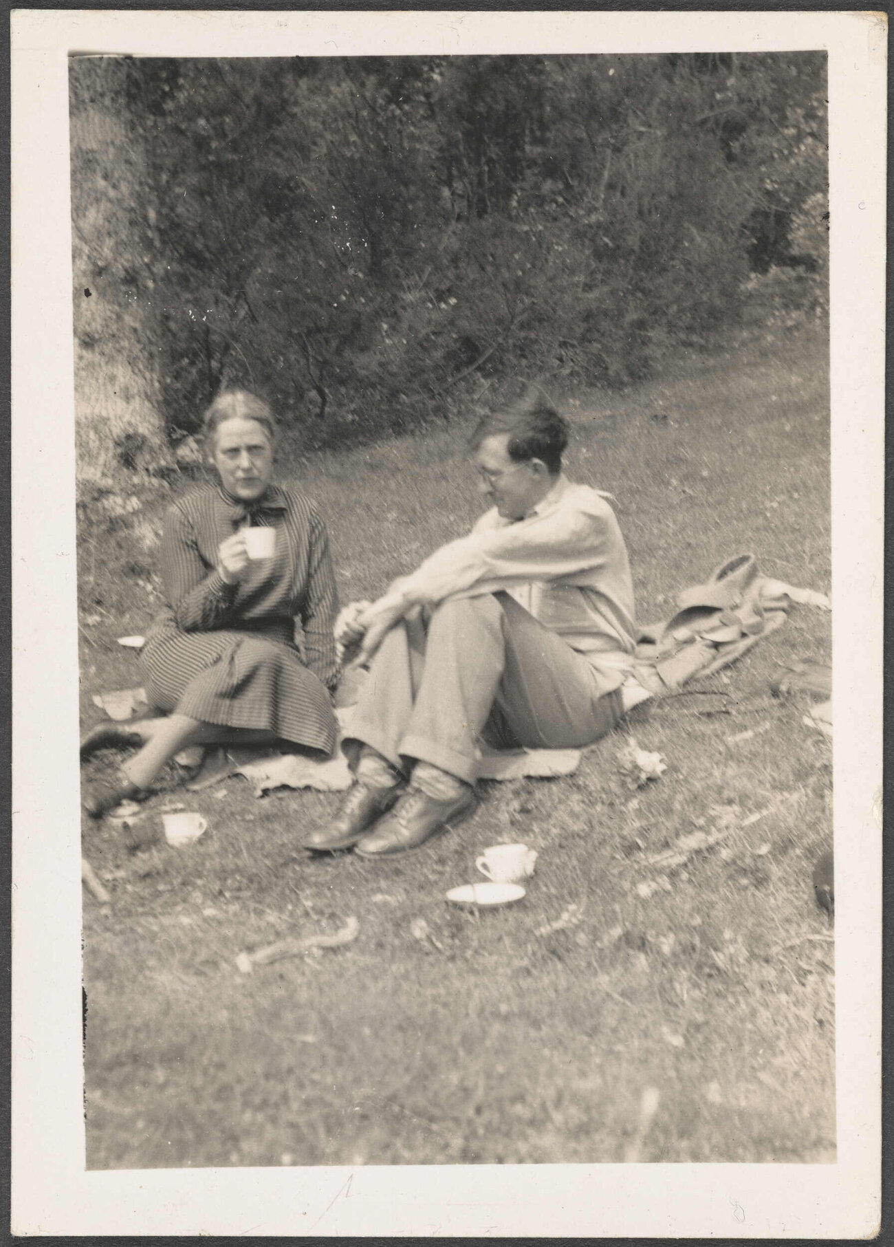 Evelyn Polson-Page and unidentified man at Chagford