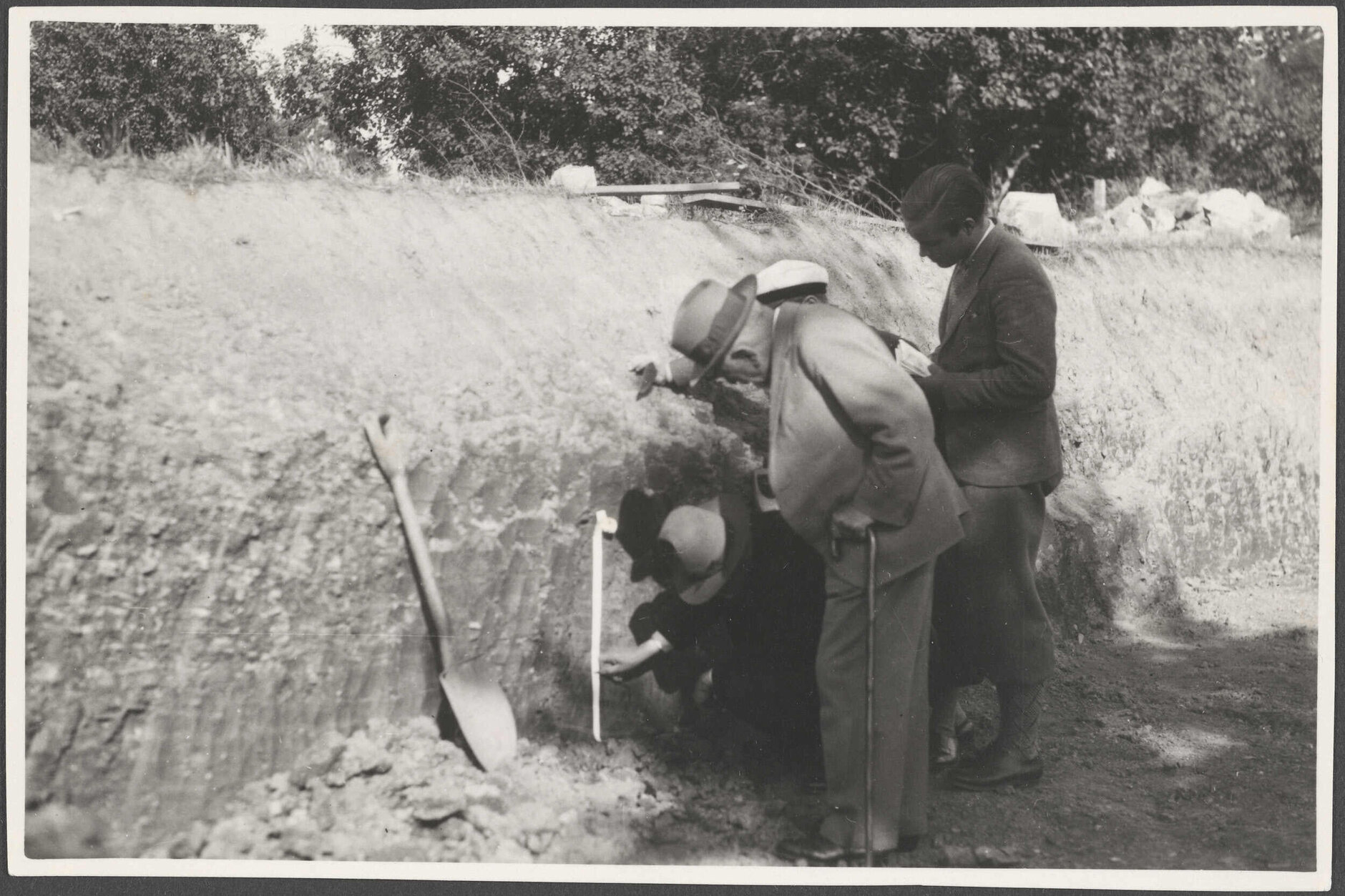 Willi Fels, G. DeGeer, Jan DeGeer and Rolf DeGeer measuring varves