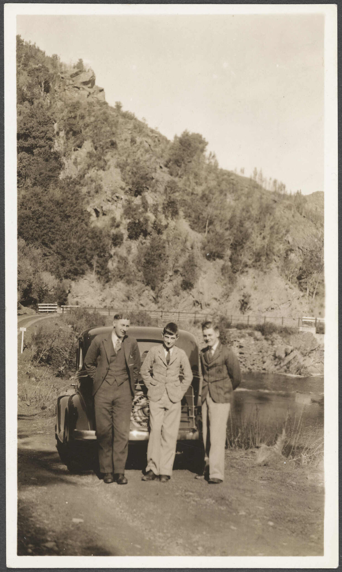 'Lee Stream, Christmas 1935, Peter in centre'