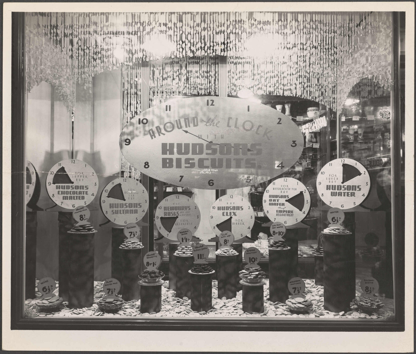 'Around the Clock with Hudsons Biscuits' window display at Wardells, Wellington