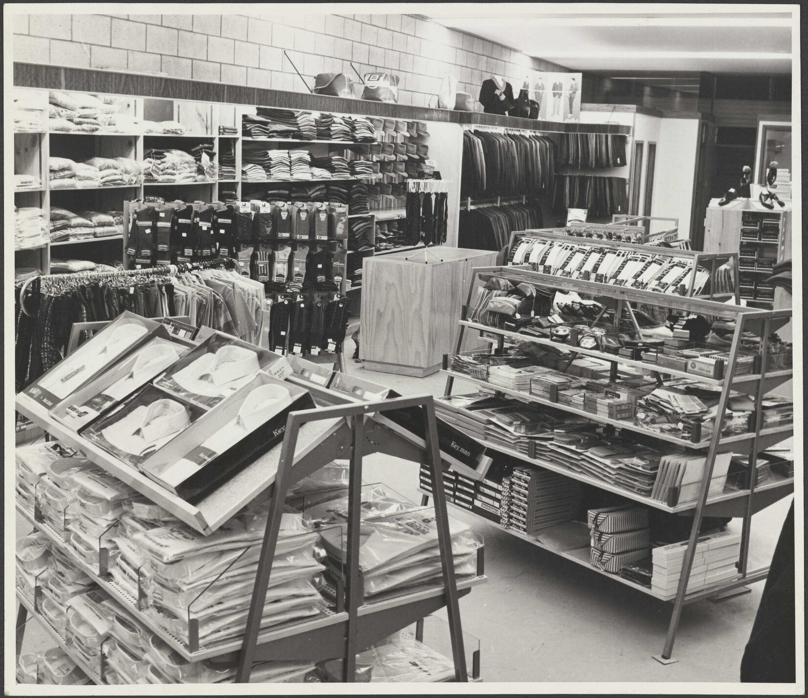 Hallensteins store interior, Papakura