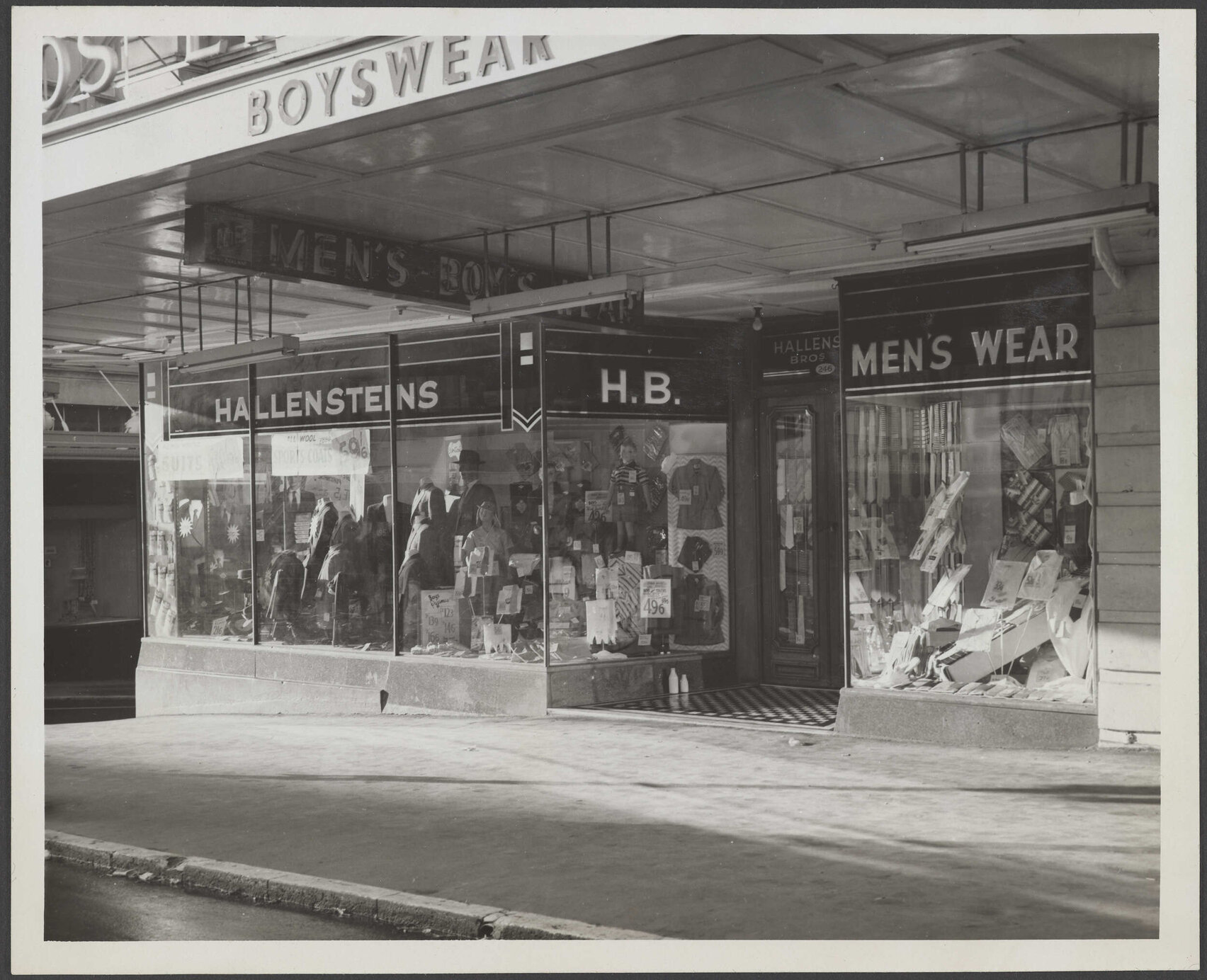 Hallensteins storefront, Karangahape Road
