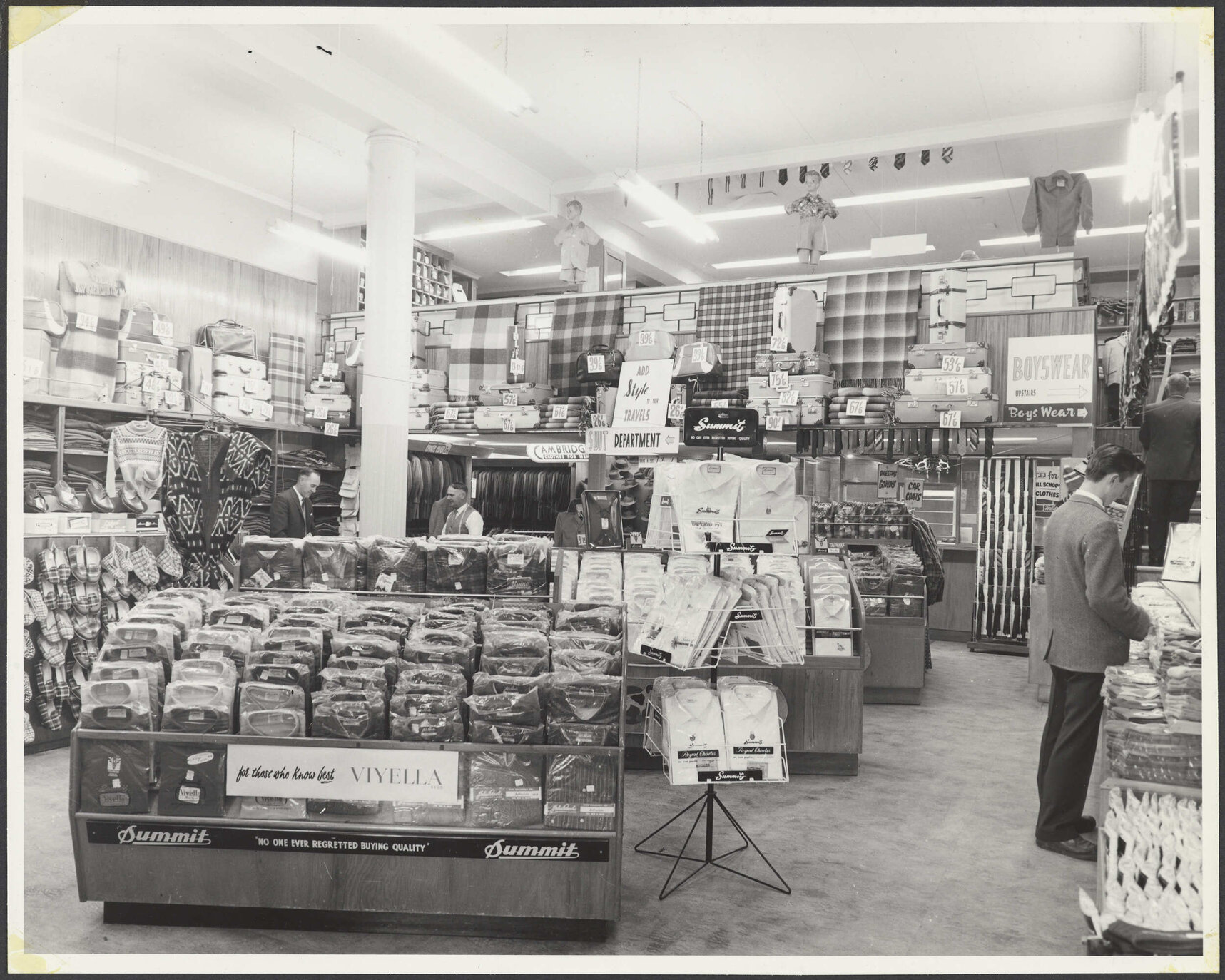 Hallensteins store interior, Invercargill