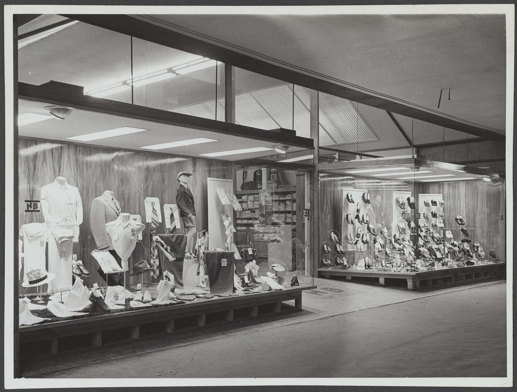Hallensteins storefront, Hamilton