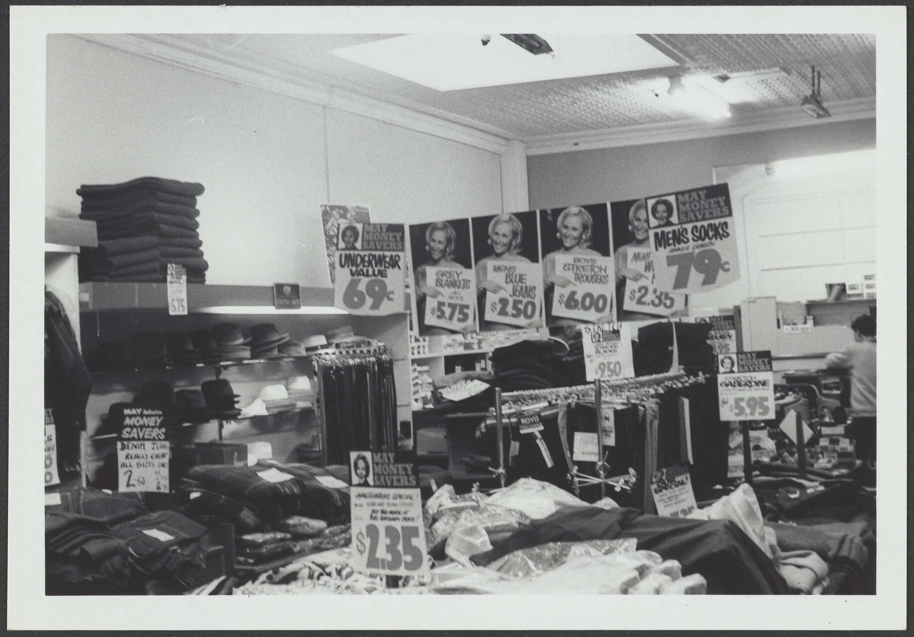 Hallensteins store interior, Gore
