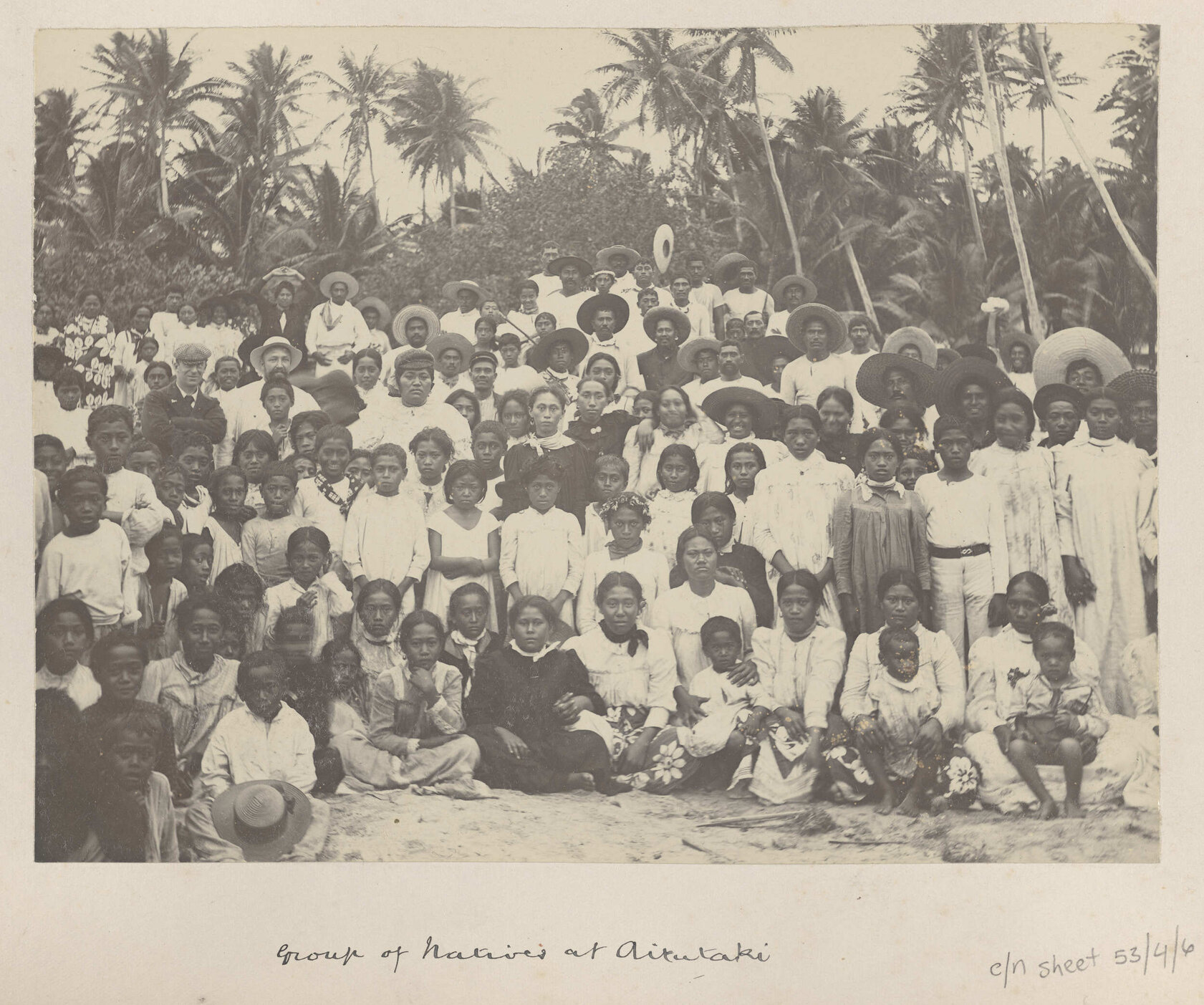 Group of Cook Islanders at Aitutaki