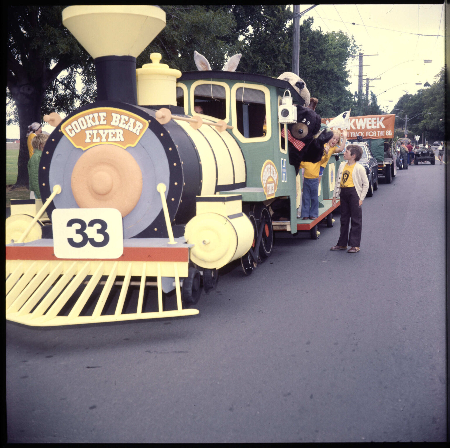 'Cookie Bear Flyer' float at the Oval, Dunedin