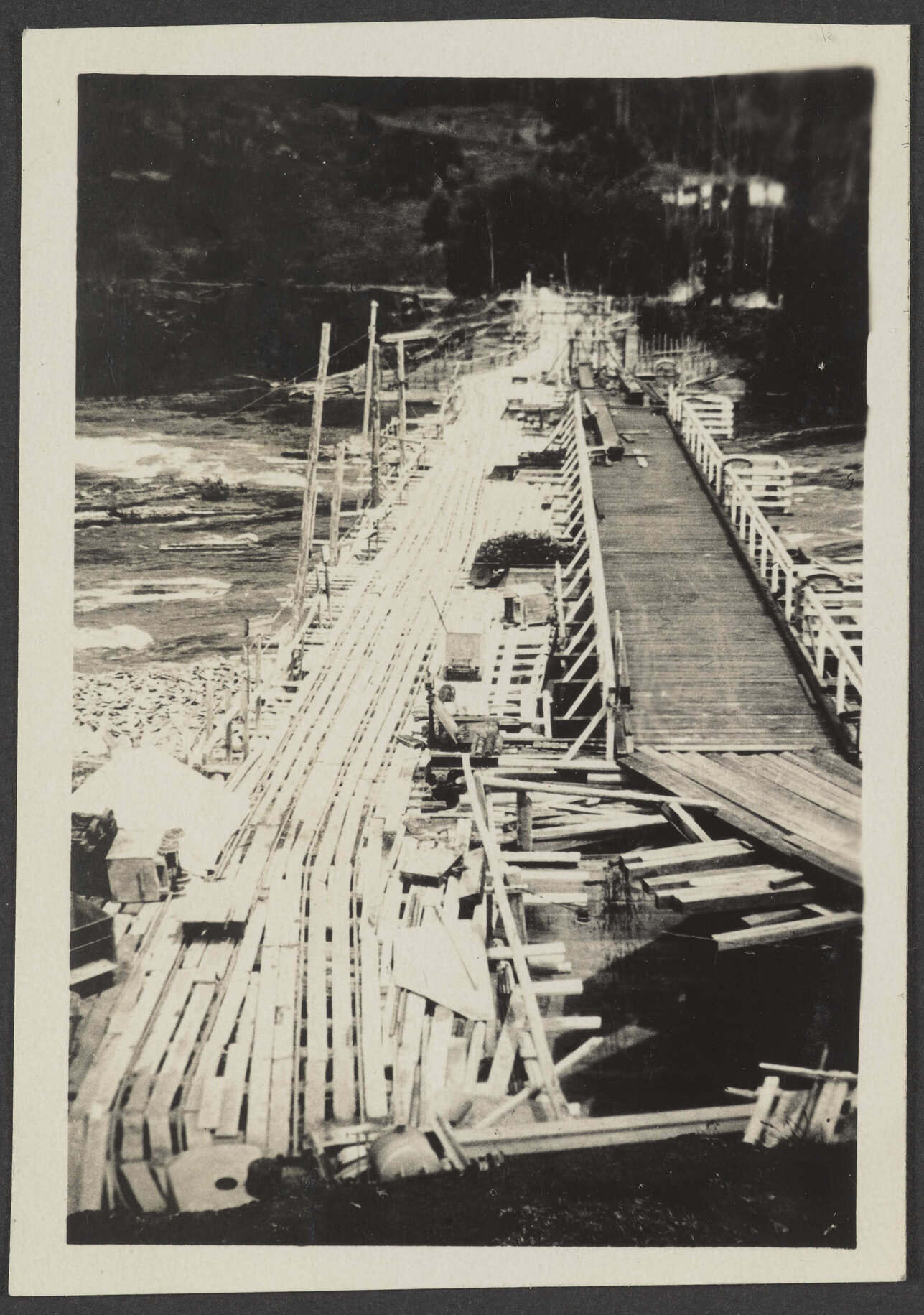 Kawarau Falls Bridge construction